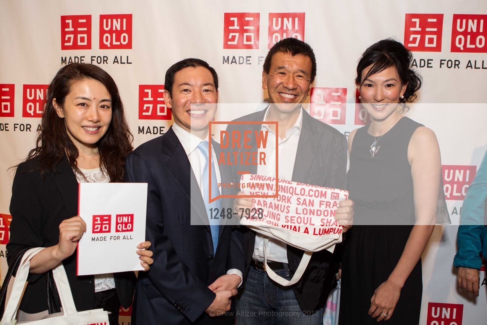 Yasunobu Kyogoku, Reiko Kyogoku, Photo #1248-7928