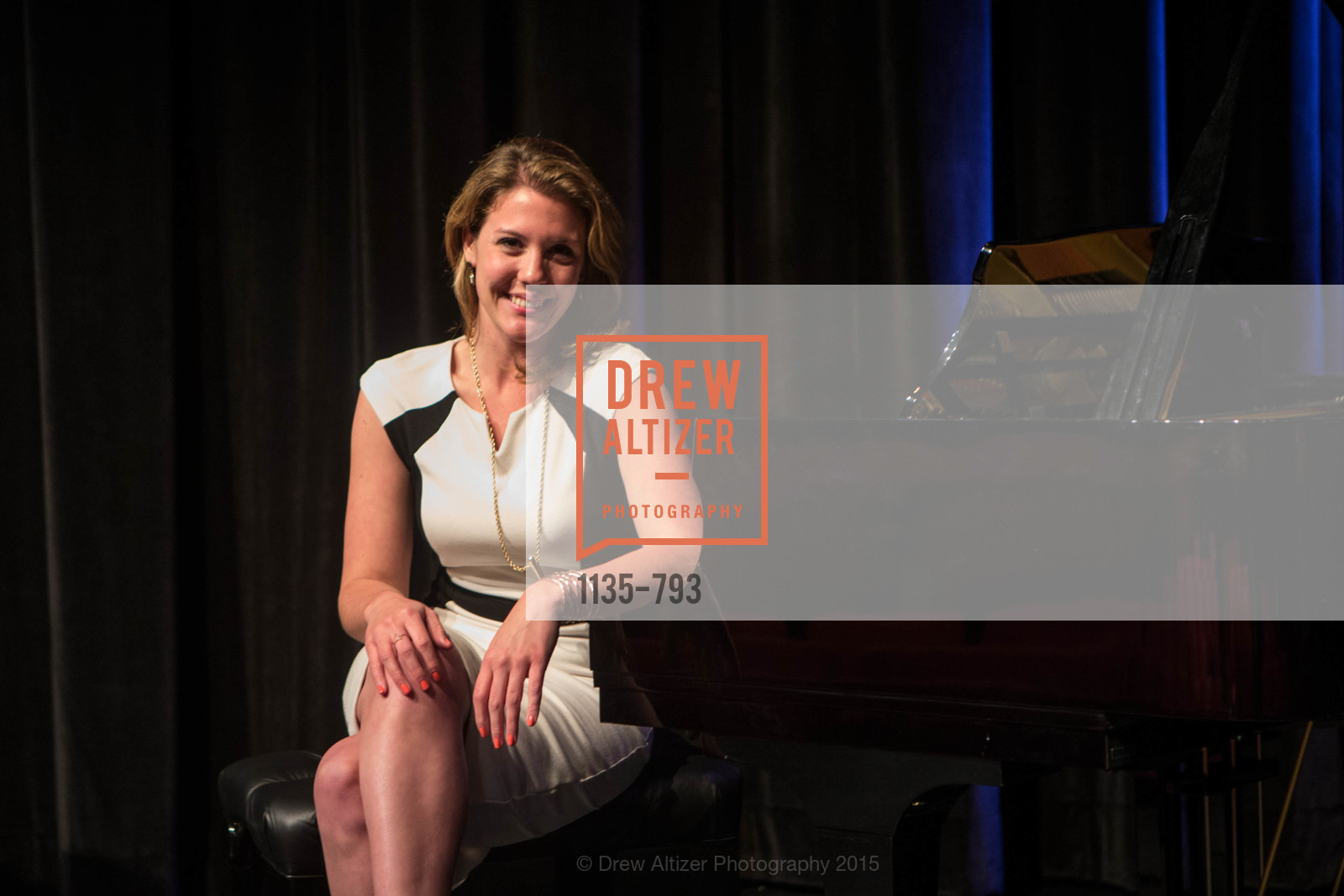 Kari Lincks, SF BRAVO CLUB Sneak Peek at the EXPLORATORIUM, US, April 23rd, 2015, Photo #1135-793 Kari Lincks, Photo #1135-793