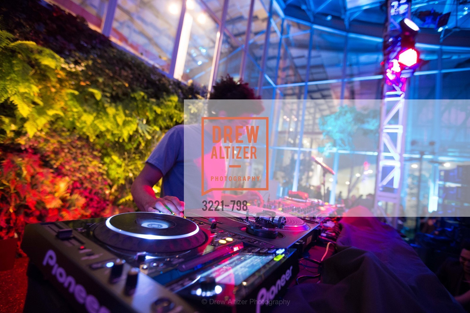 DJ Toro Y Moi, CALIFORNIA ACADEMY OF SCIENCES - Big Bang Gala 2015, US, April 24th, 2015,Drew Altizer, Drew Altizer Photography, full-service event agency, private events, San Francisco photographer, photographer California