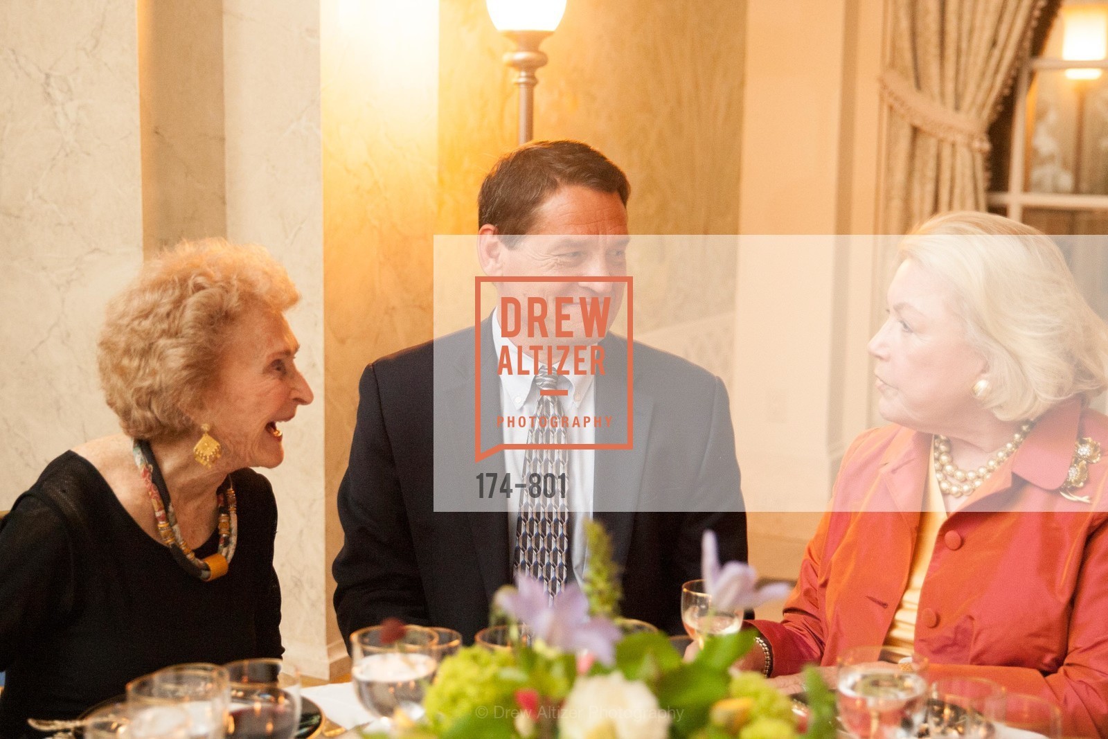 Betty Howell, Rob Blumenschine, Kay Woods, GETTY Hosts Leakey Foundation Dinner, US, April 24th, 2015, Photo #174-801 Betty Howell, Rob Blumenschine, Kay Woods, Photo #174-801