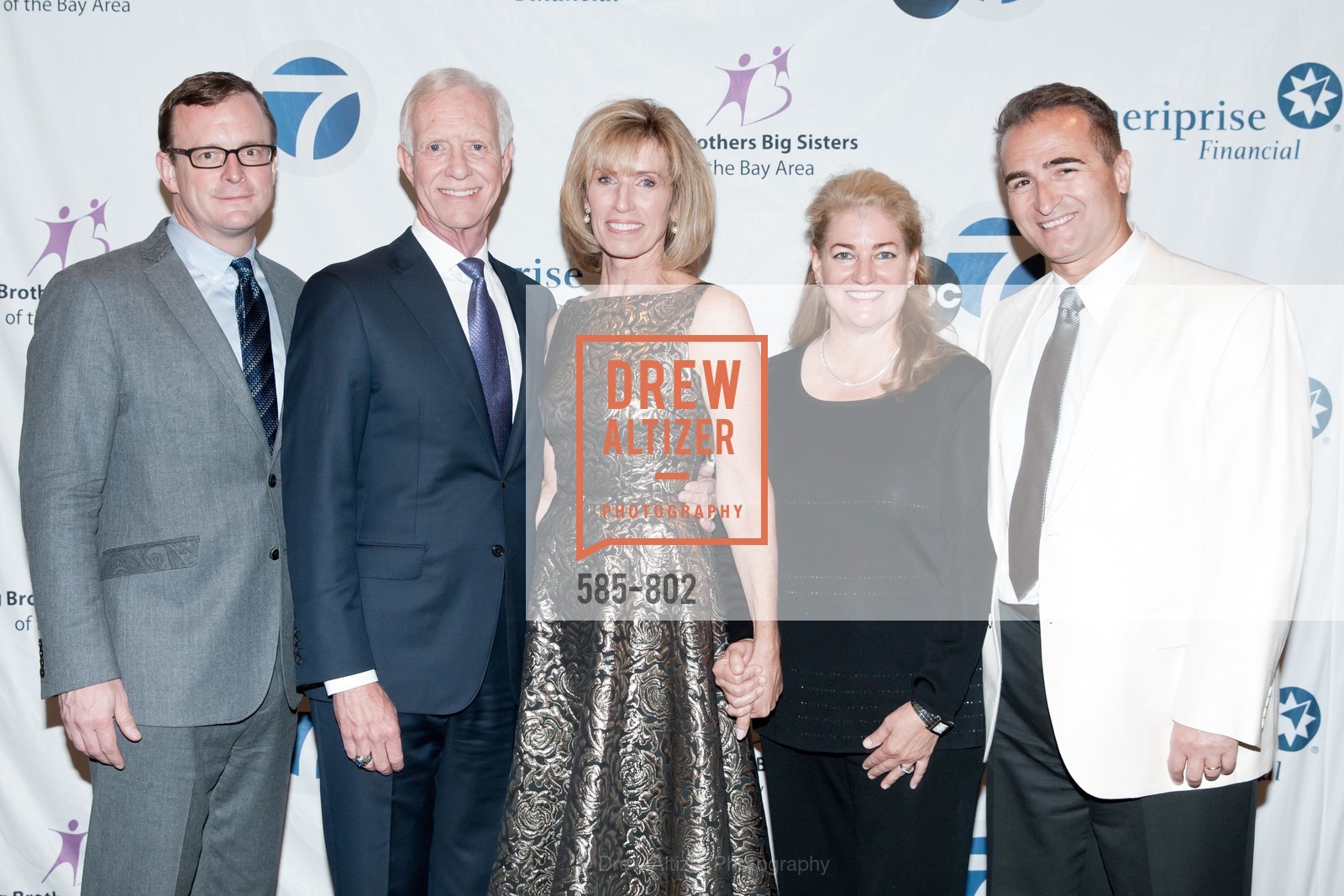 Sully Sullenberger, Lorrie Sullenberger, George Papadoyannis, MR PORTER Celebrate The San Francisco Issue of The Journal, US, April 24th, 2015, Photo #585-802 Sully Sullenberger, Lorrie Sullenberger, George Papadoyannis, Photo #585-802