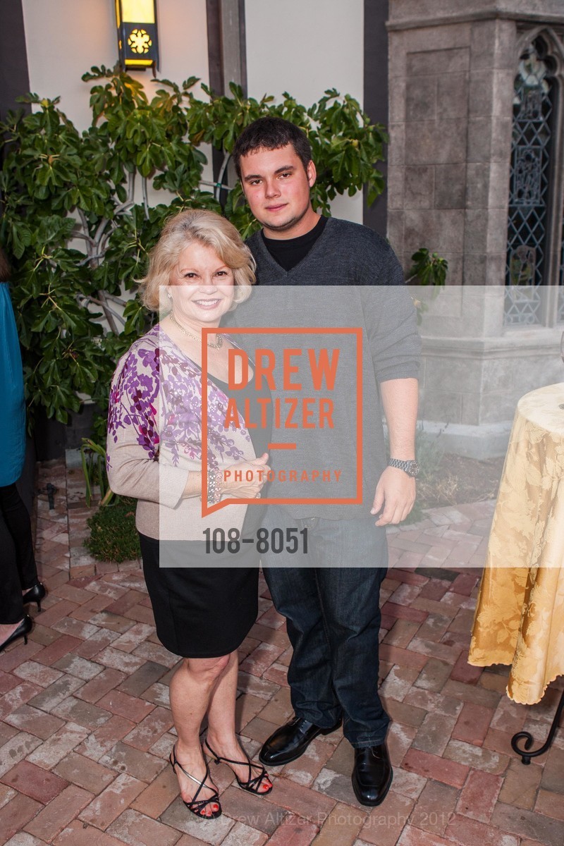Cathy Garver, Reid Garver, GALLERY FOR THE PEOPLE Hosted by Marisa Tomei, US, October 18th, 2012, Photo #108-8051 Cathy Garver, Reid Garver, Photo #108-8051