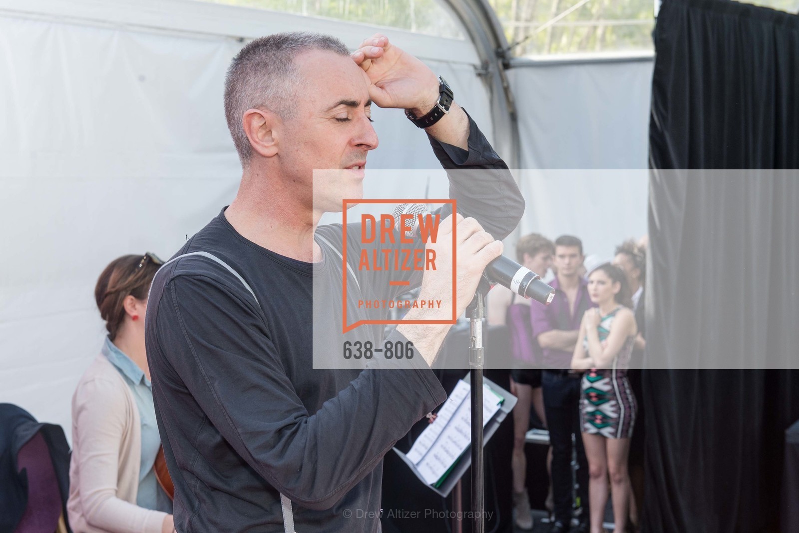 Performance By Alan Cumming, A.C.T. Gala Come Get Stranded, US, April 26th, 2015, Photo #638-806 Performance By Alan Cumming, Photo #638-806