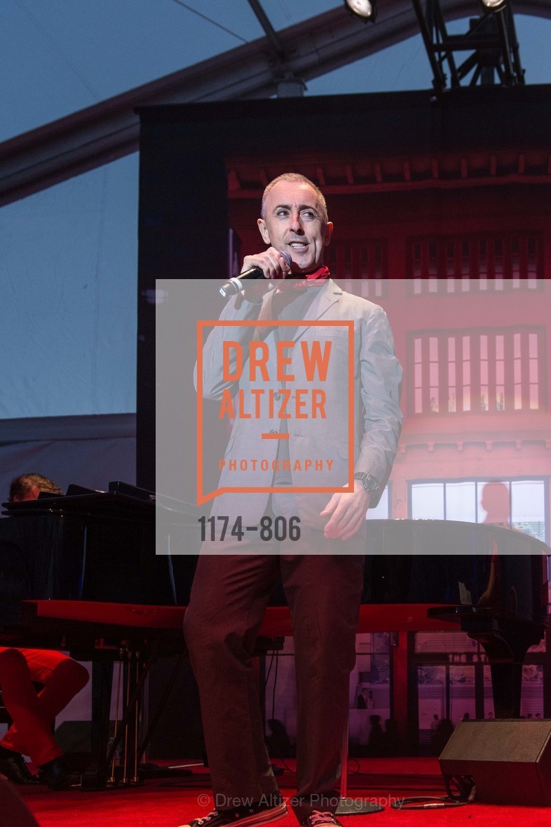 Performance By Alan Cumming, A.C.T. Gala Come Get Stranded, US, April 26th, 2015, Photo #1174-806 Performance By Alan Cumming, Photo #1174-806