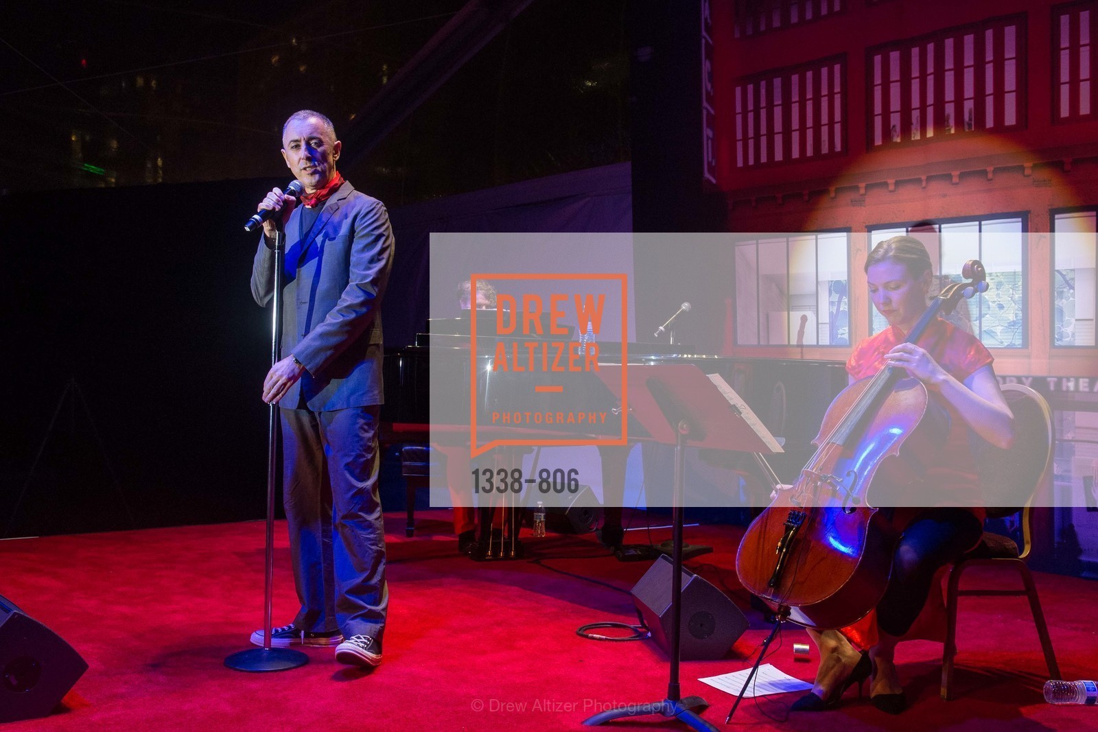 Performance By Alan Cumming, Photo #1338-806