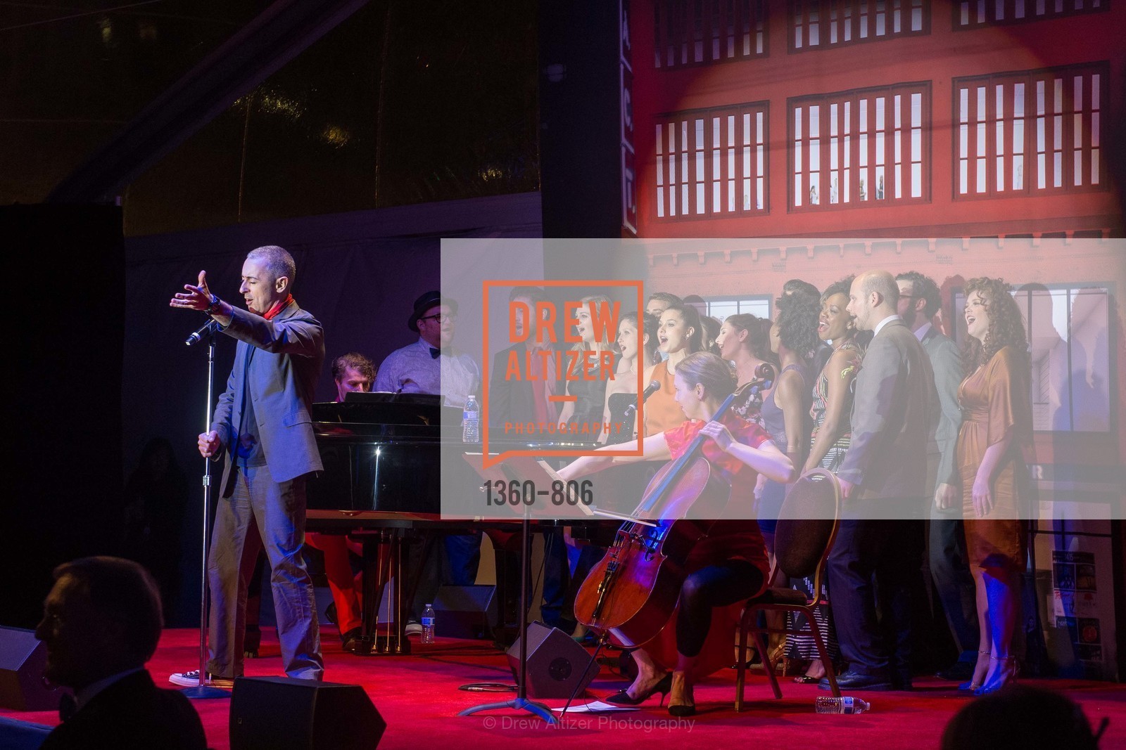 Performance By Alan Cumming, A.C.T. Gala Come Get Stranded, US, April 26th, 2015, Photo #1360-806 Performance By Alan Cumming, Photo #1360-806