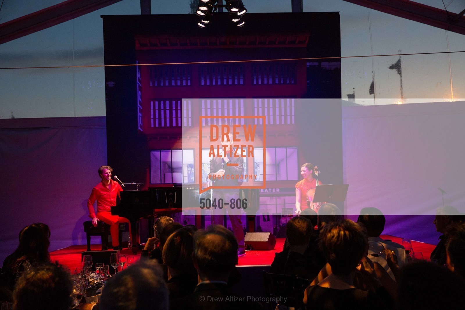 Performance By Alan Cumming, A.C.T. Gala Come Get Stranded, US, April 26th, 2015, Photo #5040-806 Performance By Alan Cumming, Photo #5040-806
