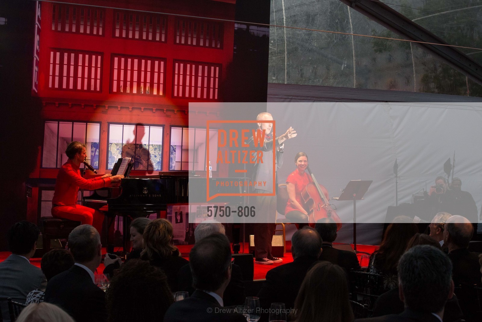 Performance By Alan Cumming, A.C.T. Gala Come Get Stranded, US, April 26th, 2015, Photo #5750-806 Performance By Alan Cumming, Photo #5750-806