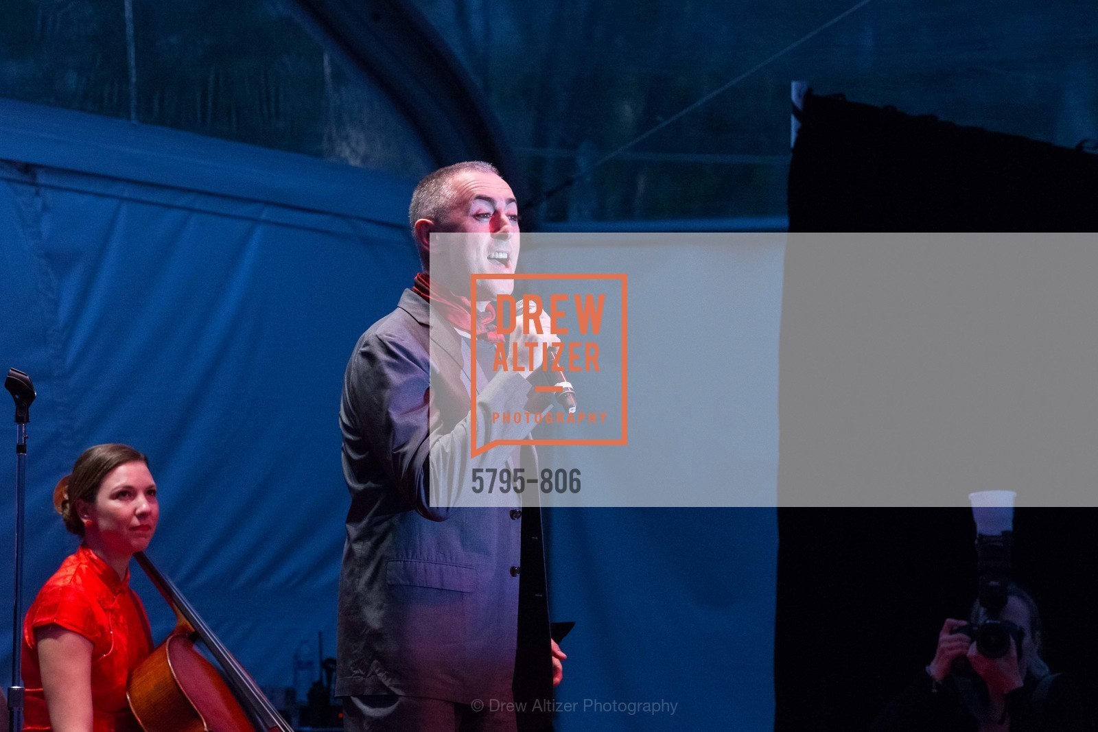 Performance By Alan Cumming, A.C.T. Gala Come Get Stranded, US, April 26th, 2015,Drew Altizer, Drew Altizer Photography, full-service agency, private events, San Francisco photographer, photographer california