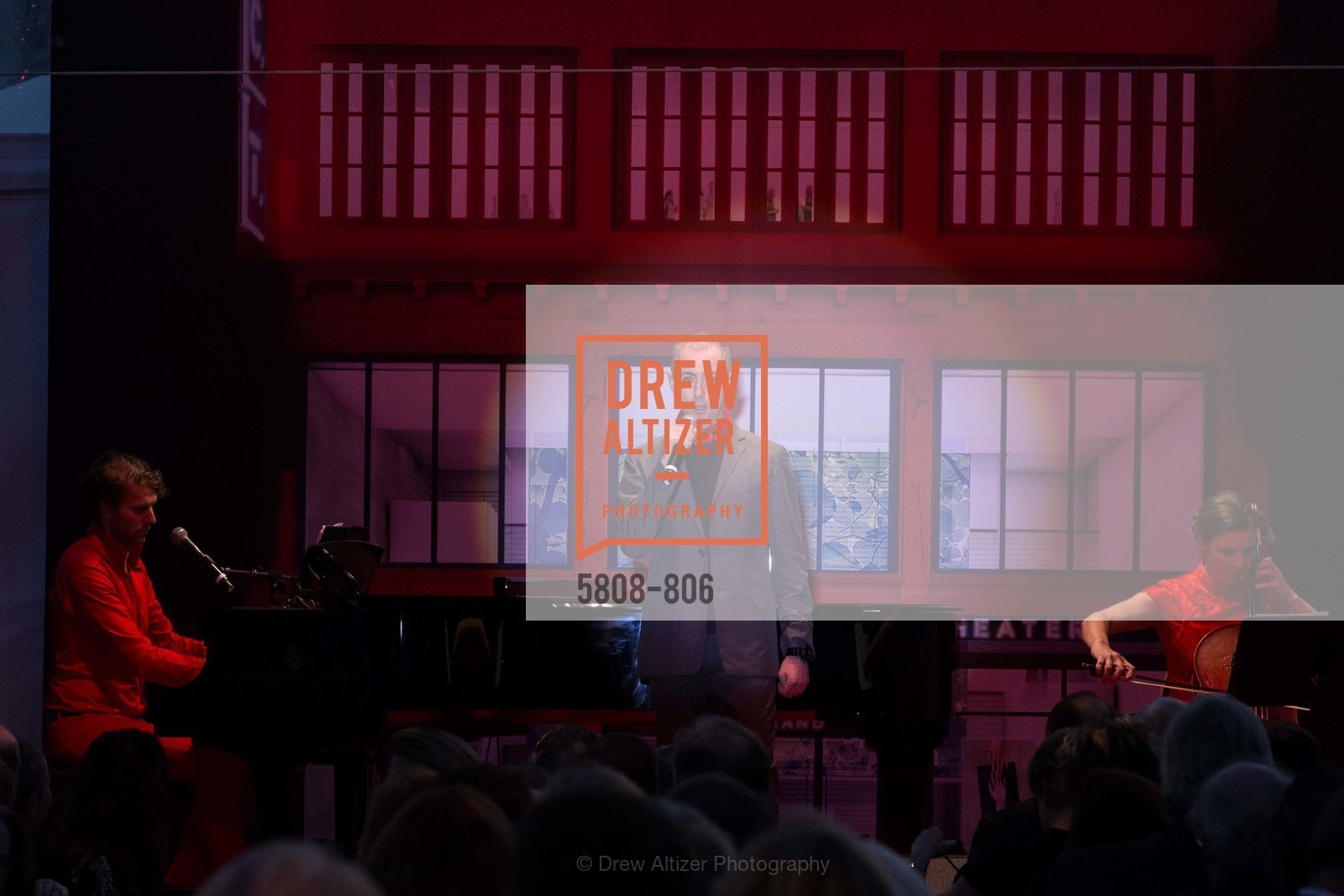 Performance By Alan Cumming, A.C.T. Gala Come Get Stranded, US, April 26th, 2015, Photo #5808-806 Performance By Alan Cumming, Photo #5808-806