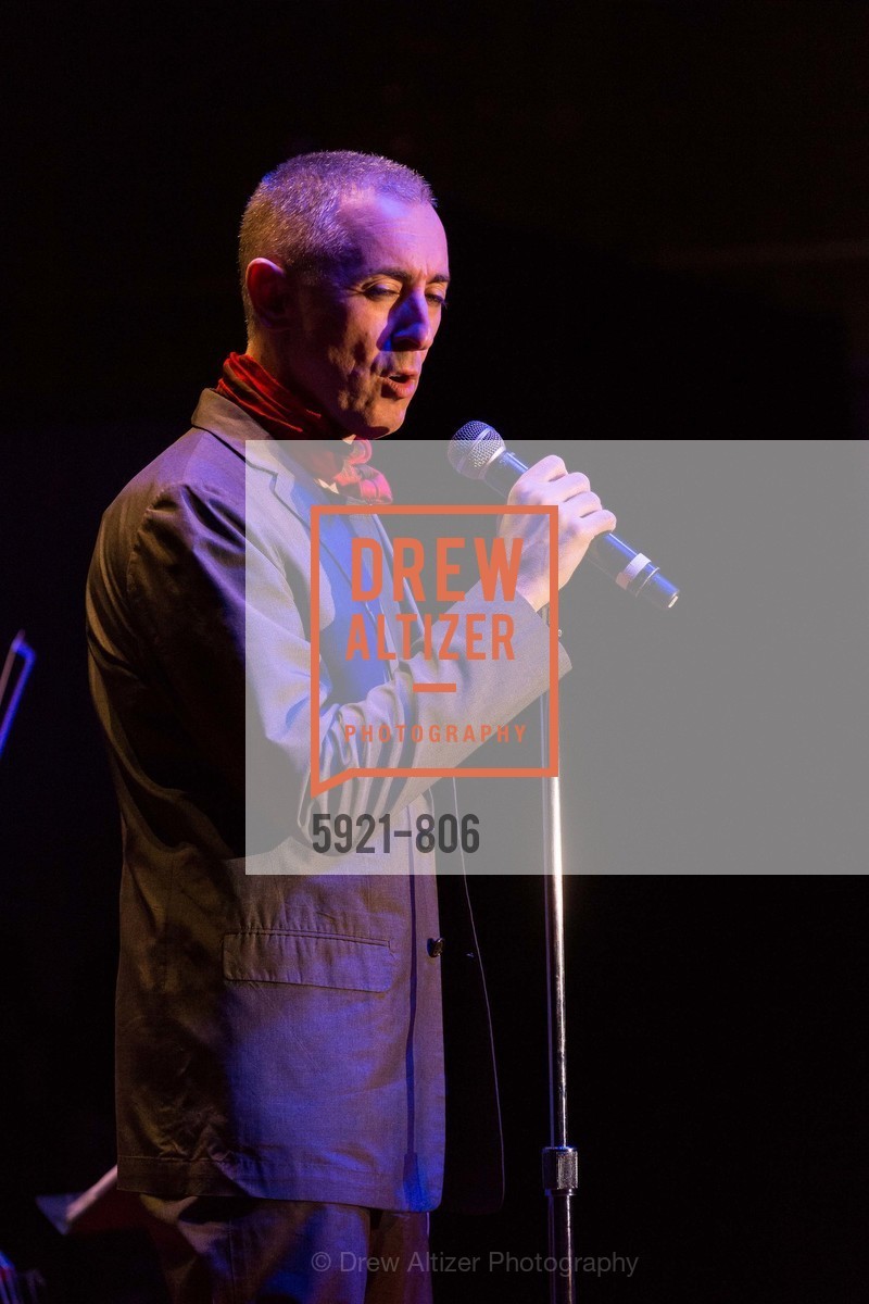 Performance By Alan Cumming, A.C.T. Gala Come Get Stranded, US, April 26th, 2015, Photo #5921-806 Performance By Alan Cumming, Photo #5921-806
