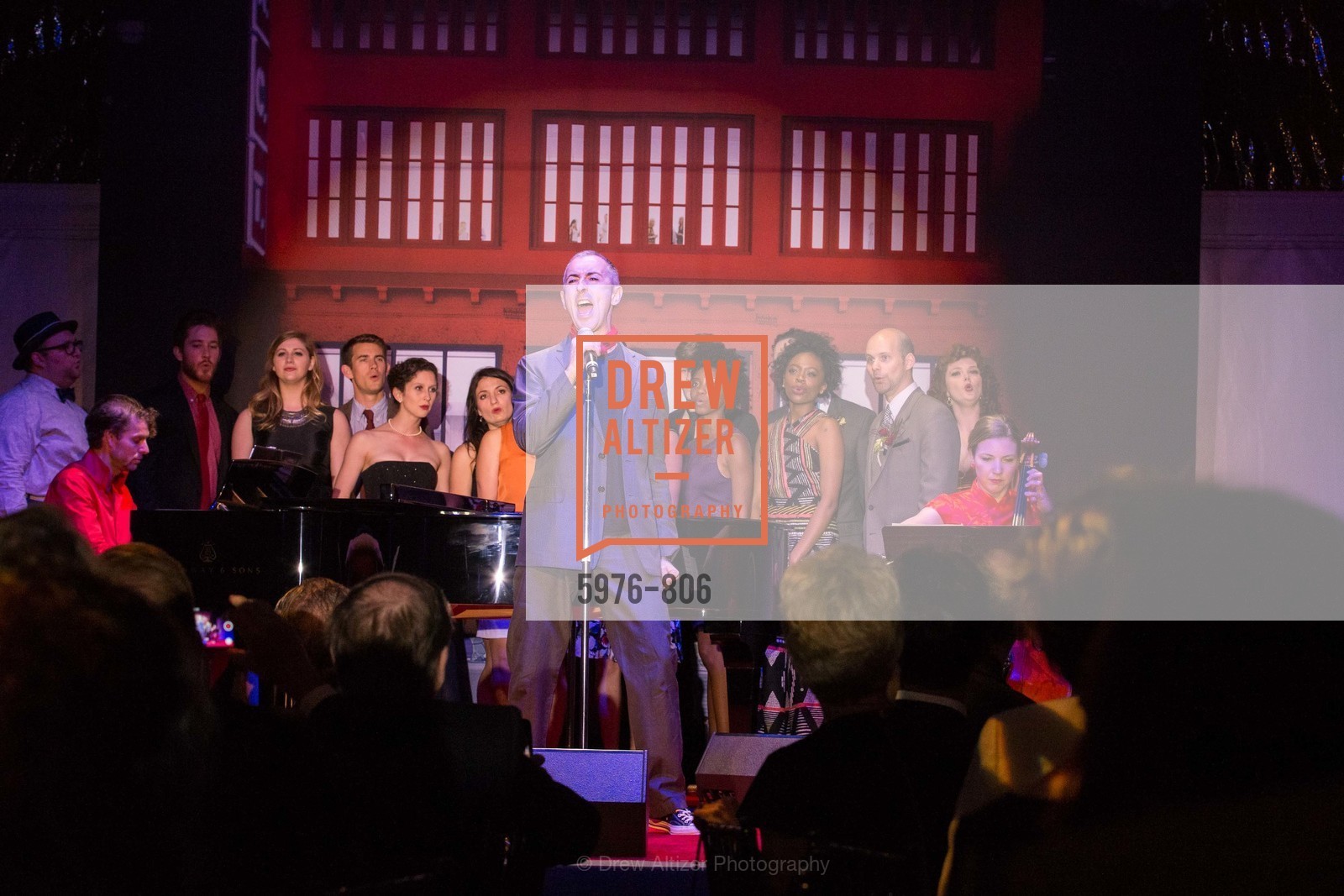 Performance By Alan Cumming, A.C.T. Gala Come Get Stranded, US, April 26th, 2015, Photo #5976-806 Performance By Alan Cumming, Photo #5976-806