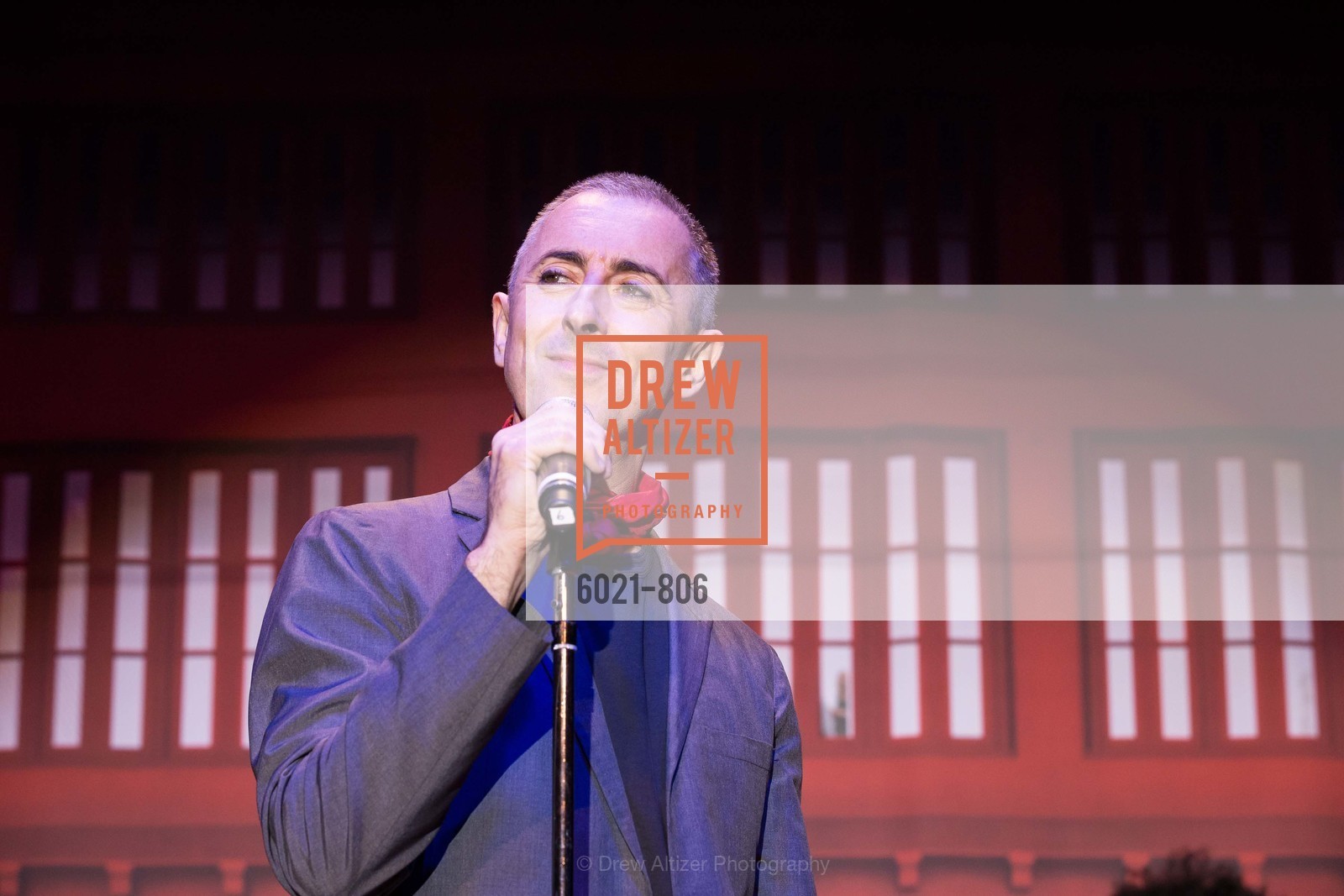 Performance By Alan Cumming, Photo #6021-806