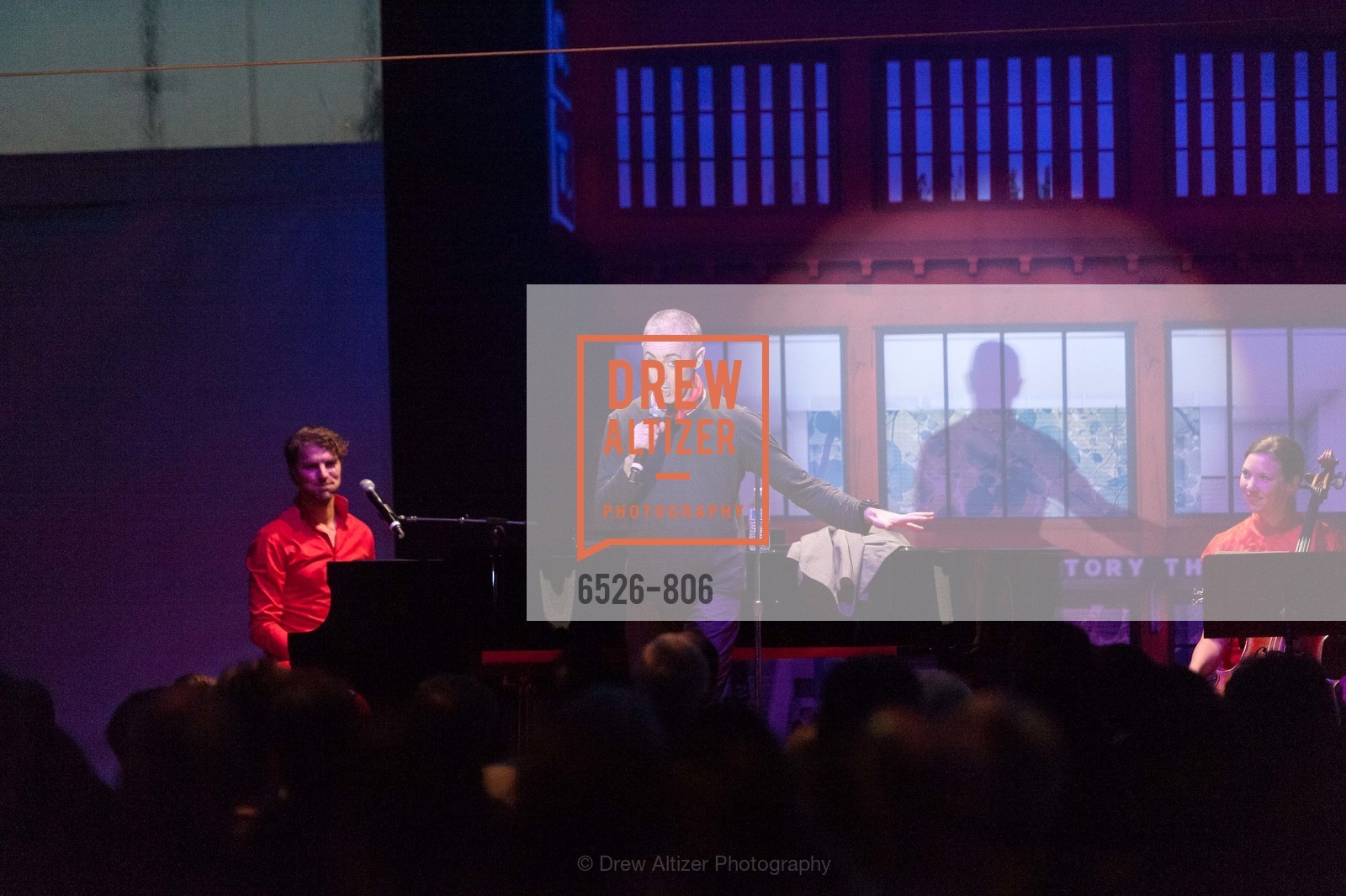 Performance By Alan Cumming, A.C.T. Gala Come Get Stranded, US, April 26th, 2015, Photo #6526-806 Performance By Alan Cumming, Photo #6526-806