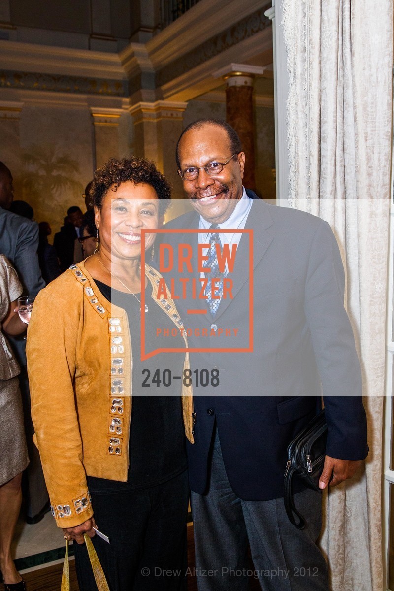 Barbara Lee, Dwight Ellis, Reception for SMITHSONIAN INSTITUTE, US, October 20th, 2012, Photo #240-8108 Barbara Lee, Dwight Ellis, Photo #240-8108
