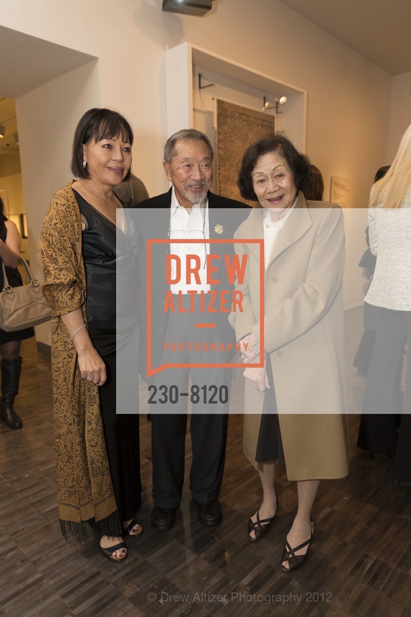 Joan Vinson, John Wong, Doris Lee, Asian Art Museum hosts Batik from the Collection of GLENN and JOAN VINSON, US, November 30th, 2012, Photo #230-8120 Joan Vinson, John Wong, Doris Lee, Photo #230-8120