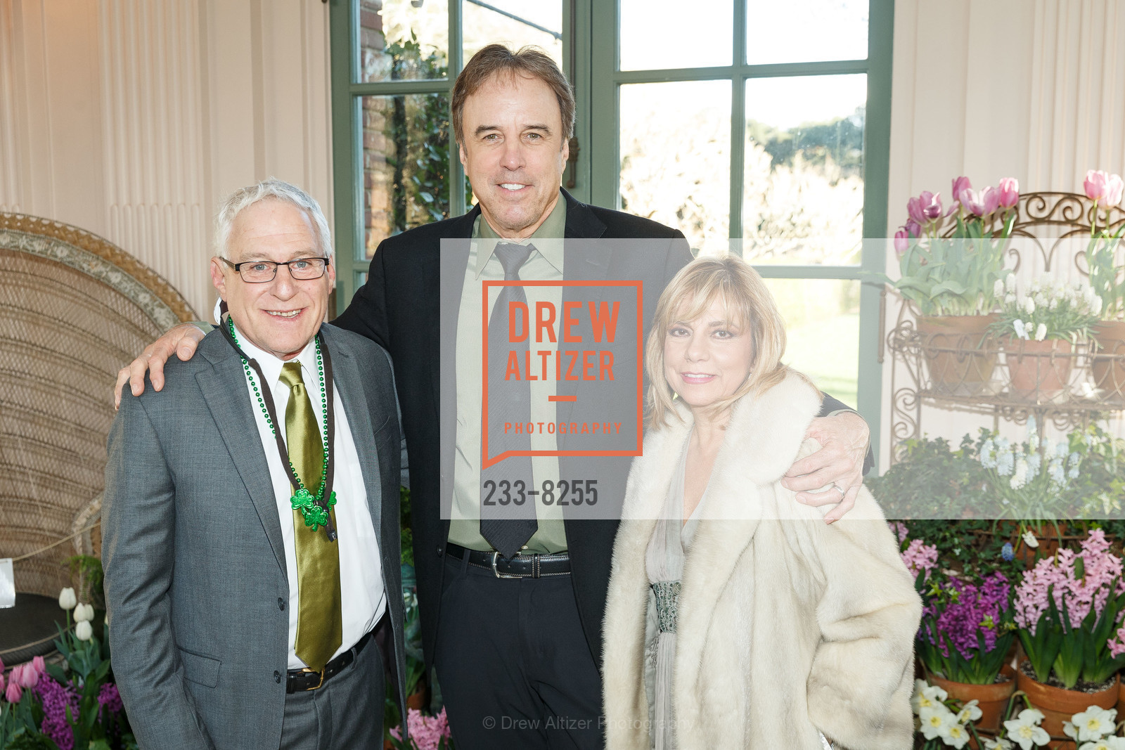 Michael Rubinstein, Kevin Nealon, Angelina Rubinstein, Photo #233-8255
