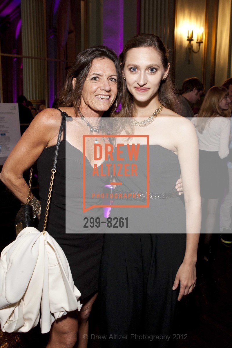 Lisa Giannone, Sarah van Patten, Get in Front Performance at the Herbst Theater, US, June 6th, 2012, Photo #299-8261 Lisa Giannone, Sarah van Patten, Photo #299-8261