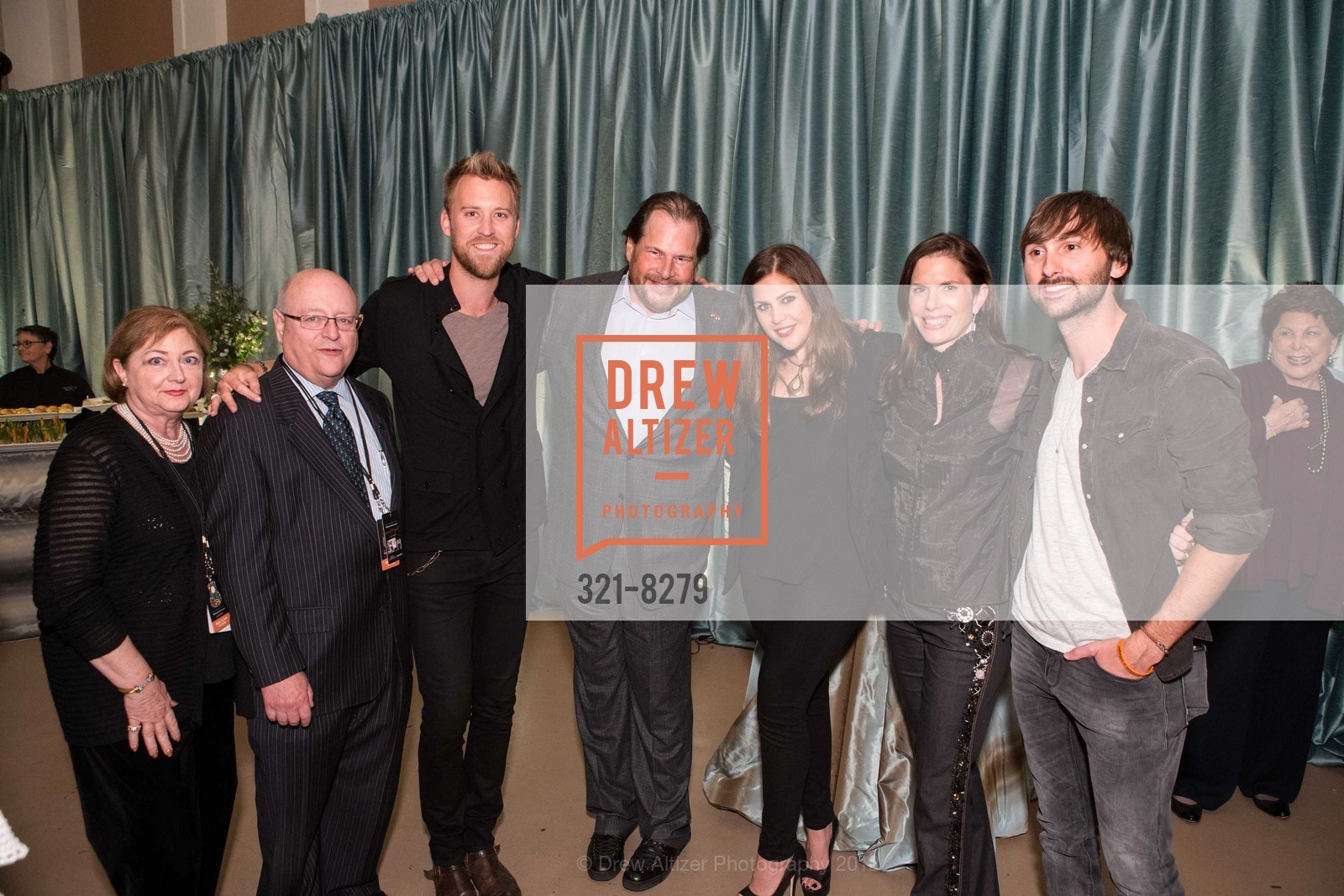 Charles Kelley, Mark Benioff, Hillary Scott, Lynne Benioff, Dave Haywood, The 2012 Concert for UCSF Benioff Children's Hospital Featuring Will.i.am, Lady Antebellum and Dana Carvey, Bill Graham Civic Auditorium. 99 Grove Street, September 20th, 2012, Photo #321-8279 Charles Kelley, Mark Benioff, Hillary Scott, Lynne Benioff, Dave Haywood, Photo #321-8279