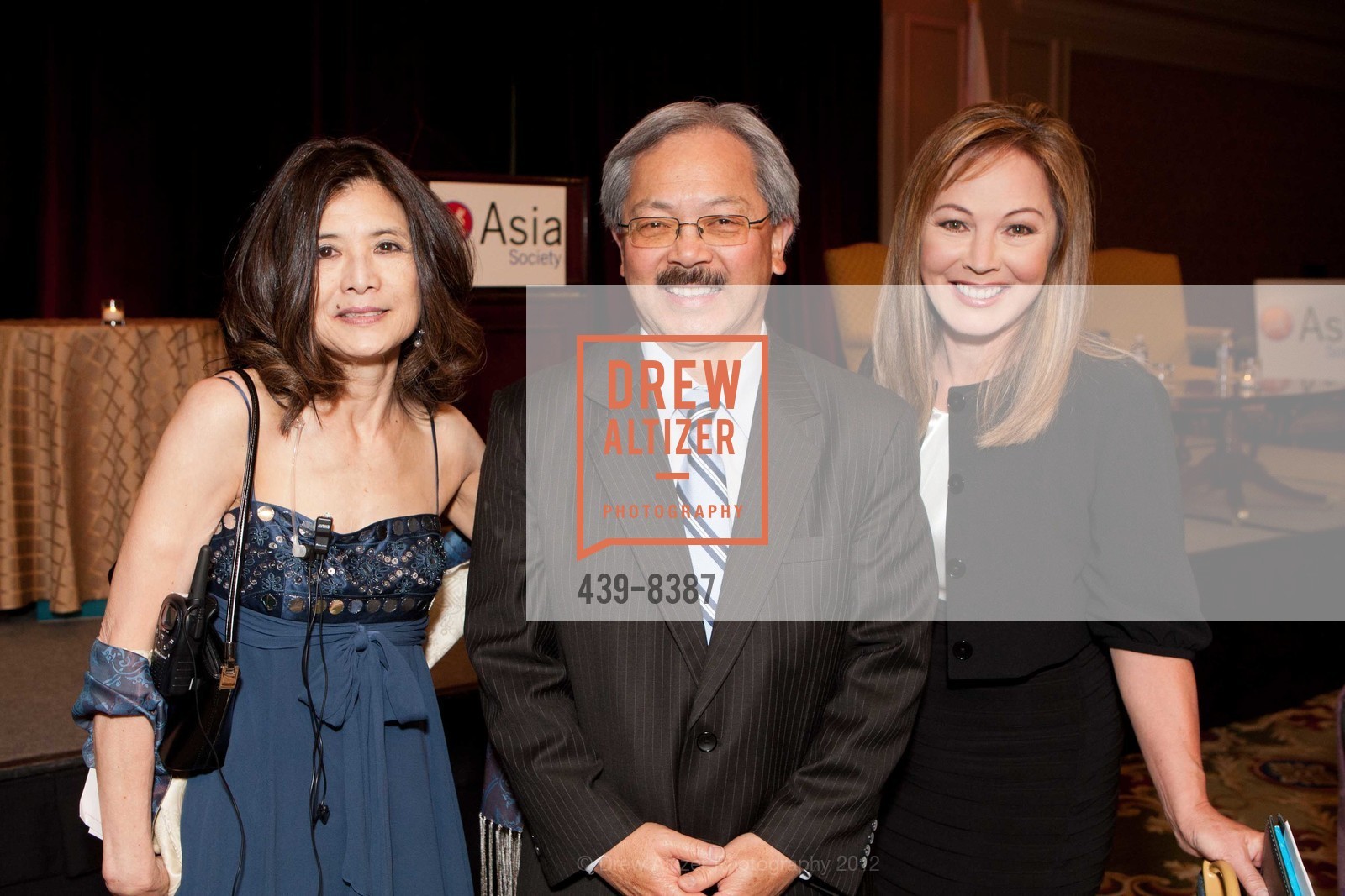 Wendy Soone Broder, Mayor Ed Lee, Sydney Kohara, ASIA SOCIETY Northern California 9th Annual Dinner, US, May 11th, 2012, Photo #439-8387 Wendy Soone Broder, Mayor Ed Lee, Sydney Kohara, Photo #439-8387