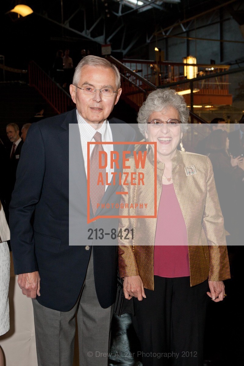 Dick Warmer, Ginny Rubin, 35th Annual EXPLORATORIUM AWARDS DINNER: Crucible of Innovation, US, May 8th, 2012, Photo #213-8421 Dick Warmer, Ginny Rubin, Photo #213-8421