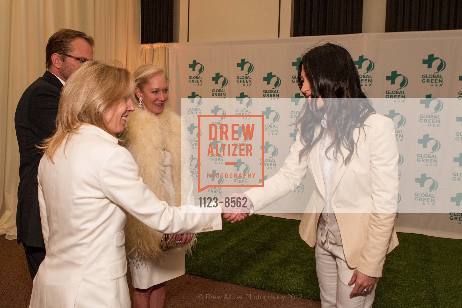 Matt Petersen, Amy Rao, Wendy Schmidt, Michelle Branch, GLOBAL GREEN hosts Gorgeous & Green, US, December 11th, 2012, Photo #1123-8562 Matt Petersen, Amy Rao, Wendy Schmidt, Michelle Branch, Photo #1123-8562