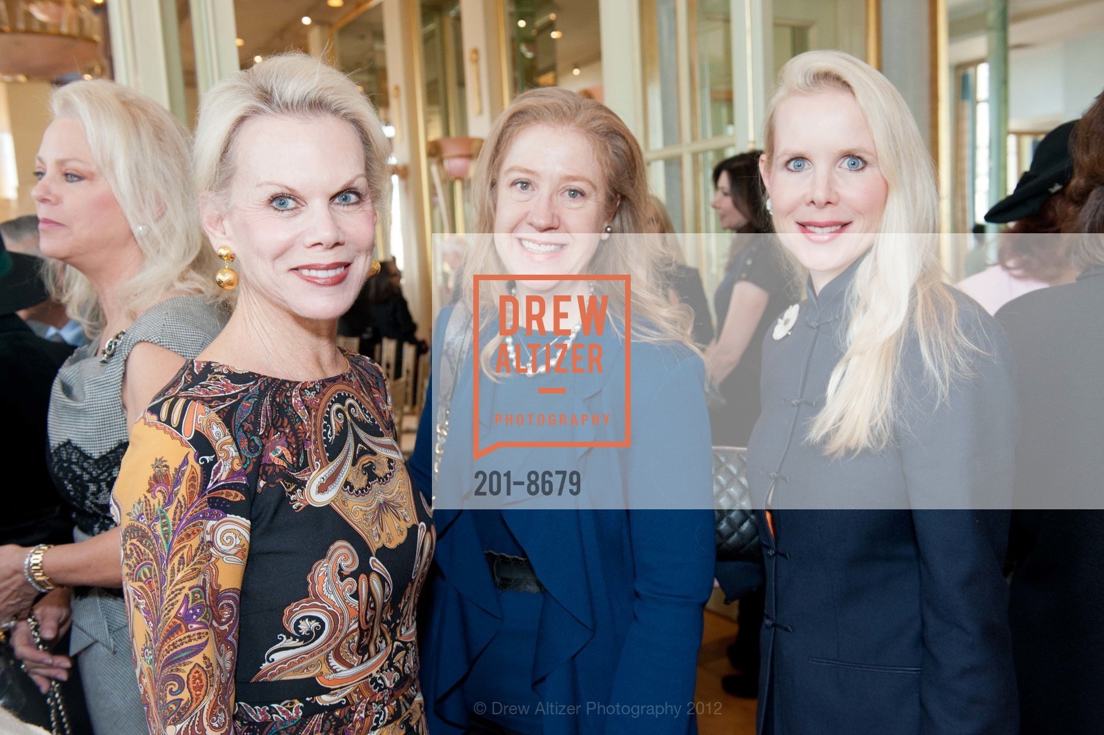 Sandra Farris, Carol Benz, Shannon Cronan, SAN FRANCISCO OPERA GUILD Annual Meeting & Luncheon, US, November 13th, 2012, Photo #201-8679 Sandra Farris, Carol Benz, Shannon Cronan, Photo #201-8679