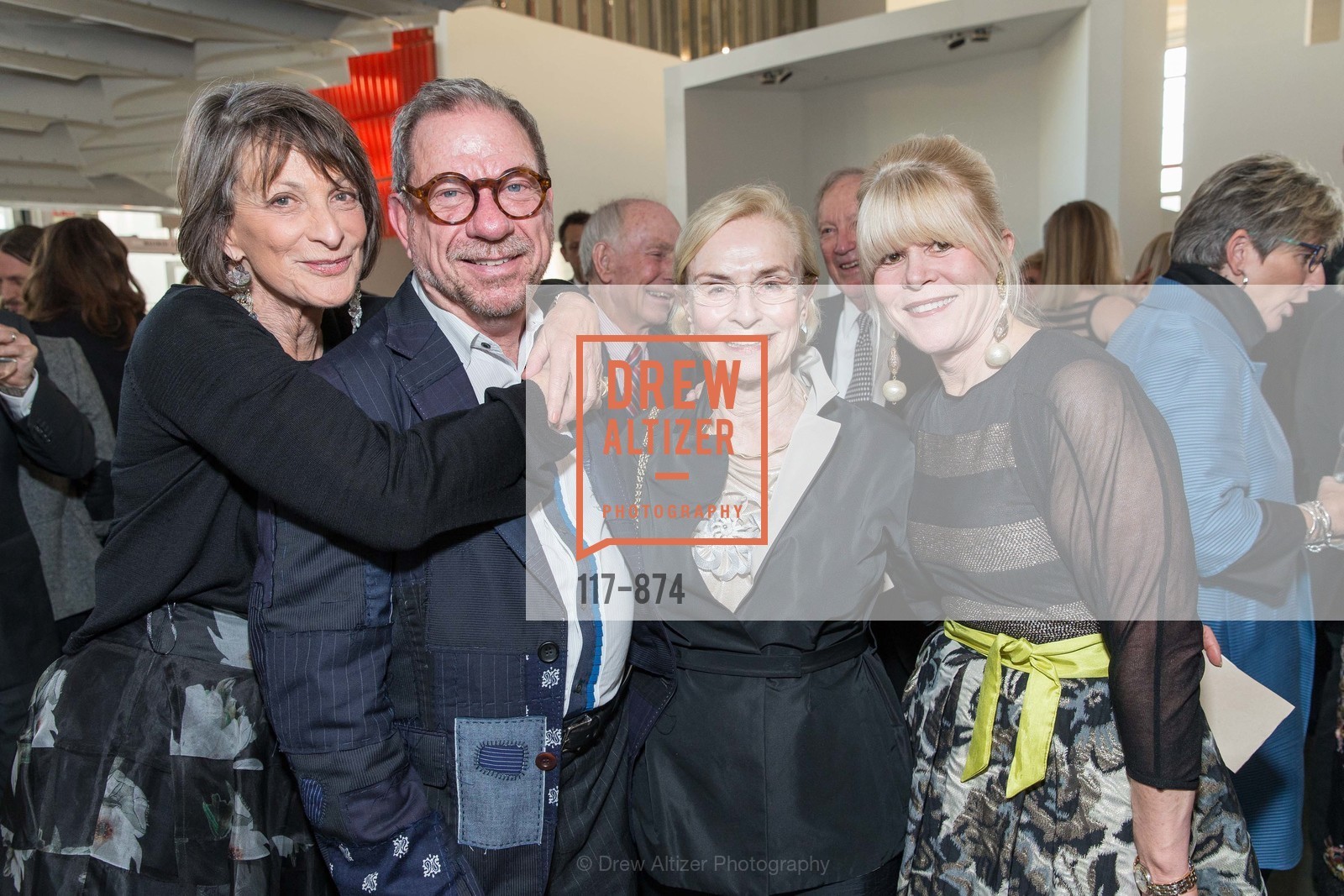 Ann Jones, Gary Hutton, Judy Timken, Susan Chastain, Black is the New Black: CCA Gala Alumni Fashion Show, US, March 26th, 2015, Photo #117-874 Ann Jones, Gary Hutton, Judy Timken, Susan Chastain, Photo #117-874