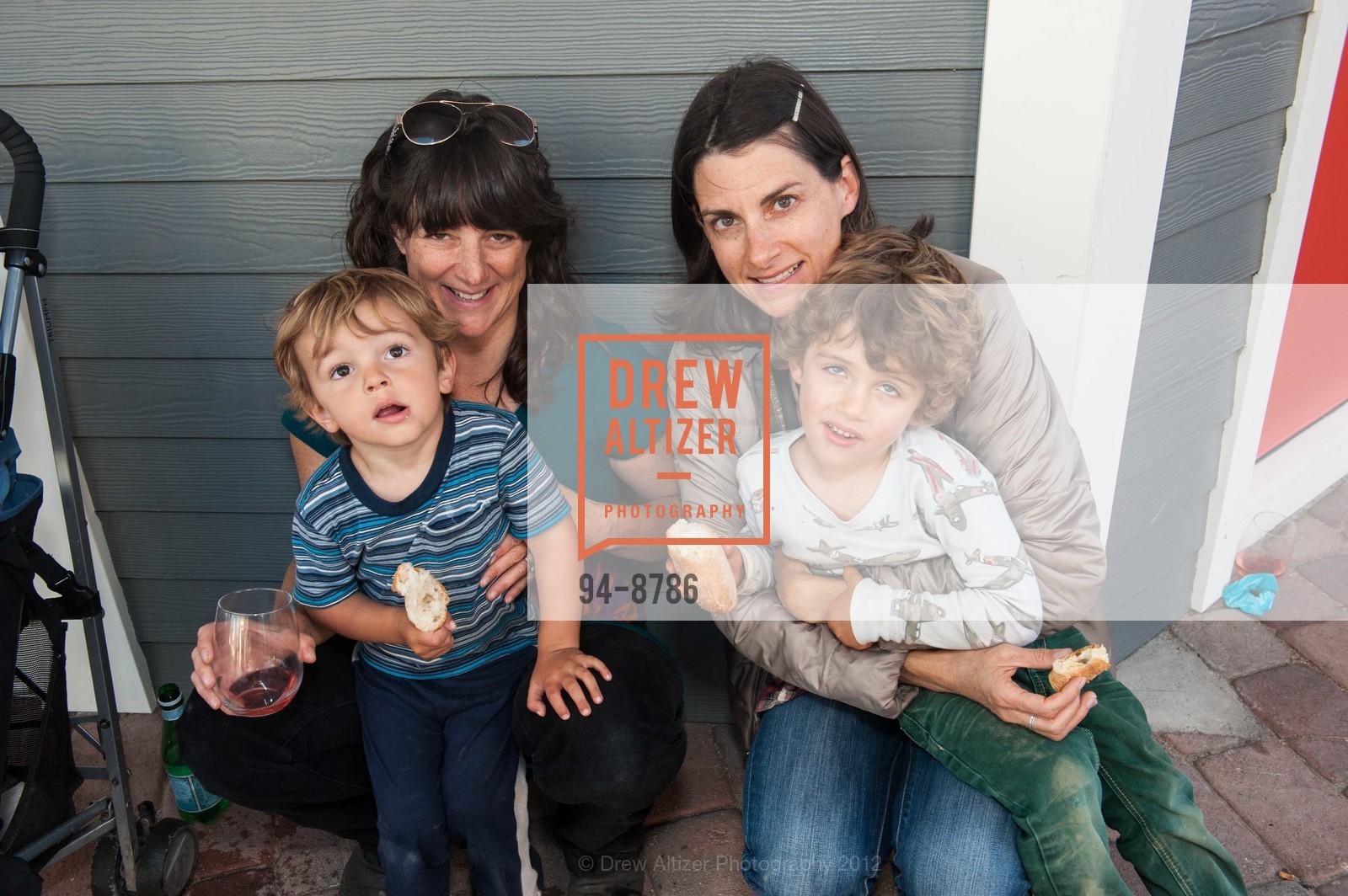 Justine Reese, Ben Cushing, Margi Young, Fin Cecconi, FASHION'S NIGHT OUT 2012 at Marin Country Mart, Marin Country Mart. 2257 Larkspur Landing Circle, September 6th, 2012, Photo #94-8786 Justine Reese, Ben Cushing, Margi Young, Fin Cecconi, Photo #94-8786