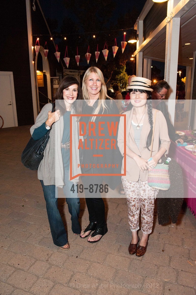 Devony Sonett, Gayle Nicoletti, Momoca Begovic, FASHION'S NIGHT OUT 2012 at Marin Country Mart, Marin Country Mart. 2257 Larkspur Landing Circle, September 6th, 2012, Photo #419-8786 Devony Sonett, Gayle Nicoletti, Momoca Begovic, Photo #419-8786