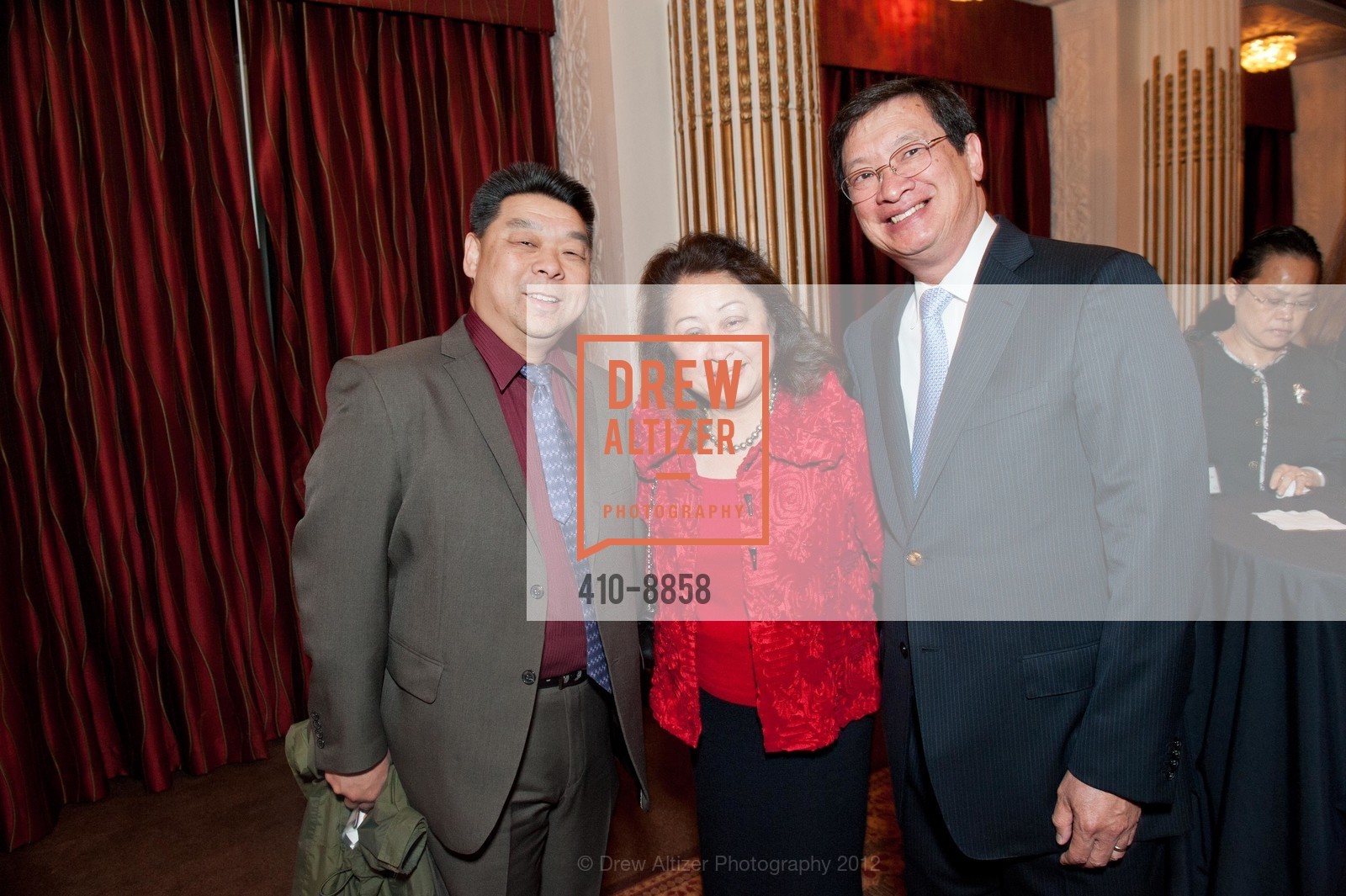 Henry Woo, Mildred Tsang, Wellman Tsang, OnLok 40th Anniversary Banquet, US, May 11th, 2012, Photo #410-8858 Henry Woo, Mildred Tsang, Wellman Tsang, Photo #410-8858