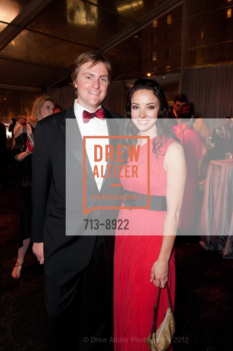 Chris Kennelly, Julia Vasic, 2012 RED CROSS GALA on Union Square, US, March 4th, 2012, Photo #713-8922 Chris Kennelly, Julia Vasic, Photo #713-8922