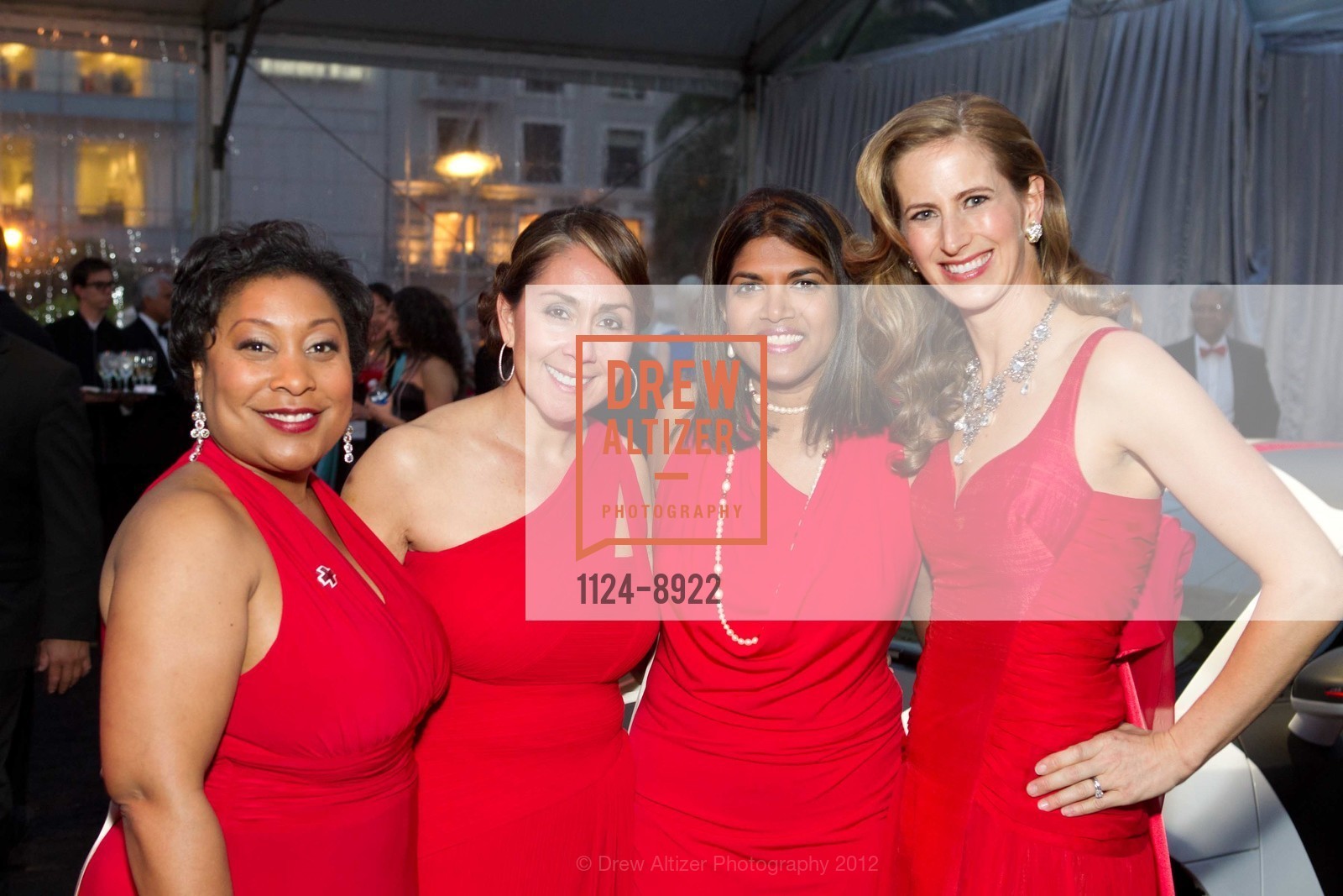Gwyneth Borden, Naomi Travis Peters, Manjula Noone, Kelly Murphy, 2012 RED CROSS GALA on Union Square, US, March 4th, 2012, Photo #1124-8922 Gwyneth Borden, Naomi Travis Peters, Manjula Noone, Kelly Murphy, Photo #1124-8922