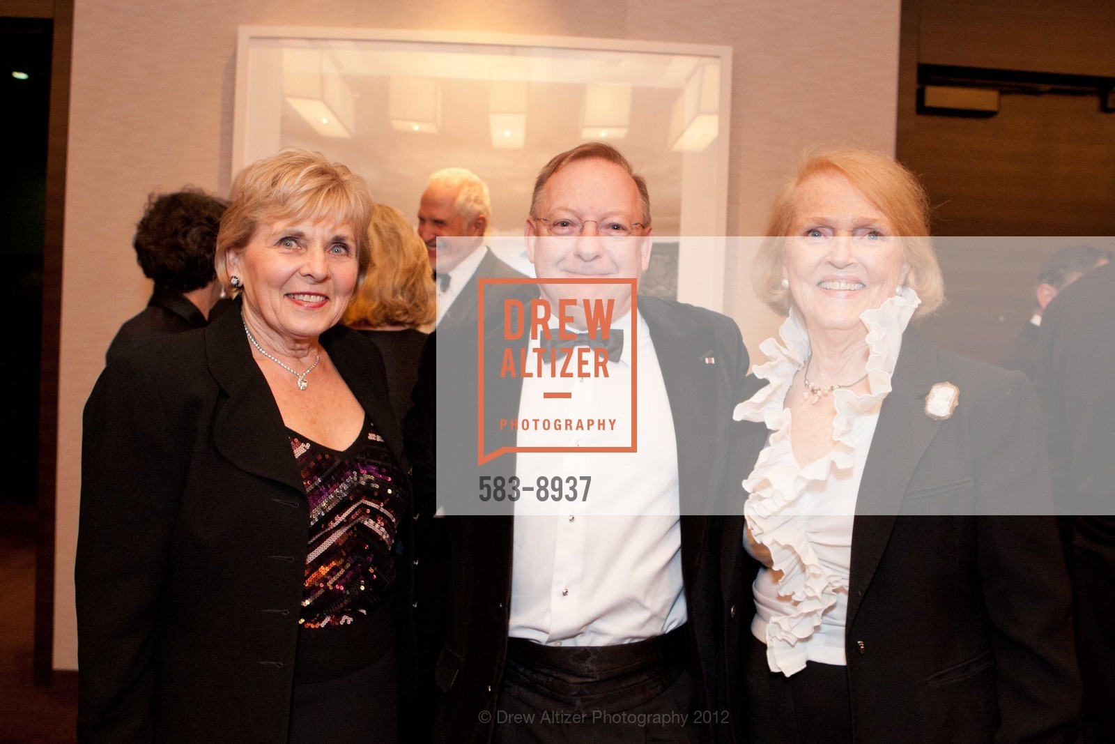 Vera Sprinkel, Nicholas McGegan, Kay Sprinkel Grace, PHILHARMONIA BAROQUE 2012 Winter Gala and Auction, US, February 24th, 2012, Photo #583-8937 Vera Sprinkel, Nicholas McGegan, Kay Sprinkel Grace, Photo #583-8937