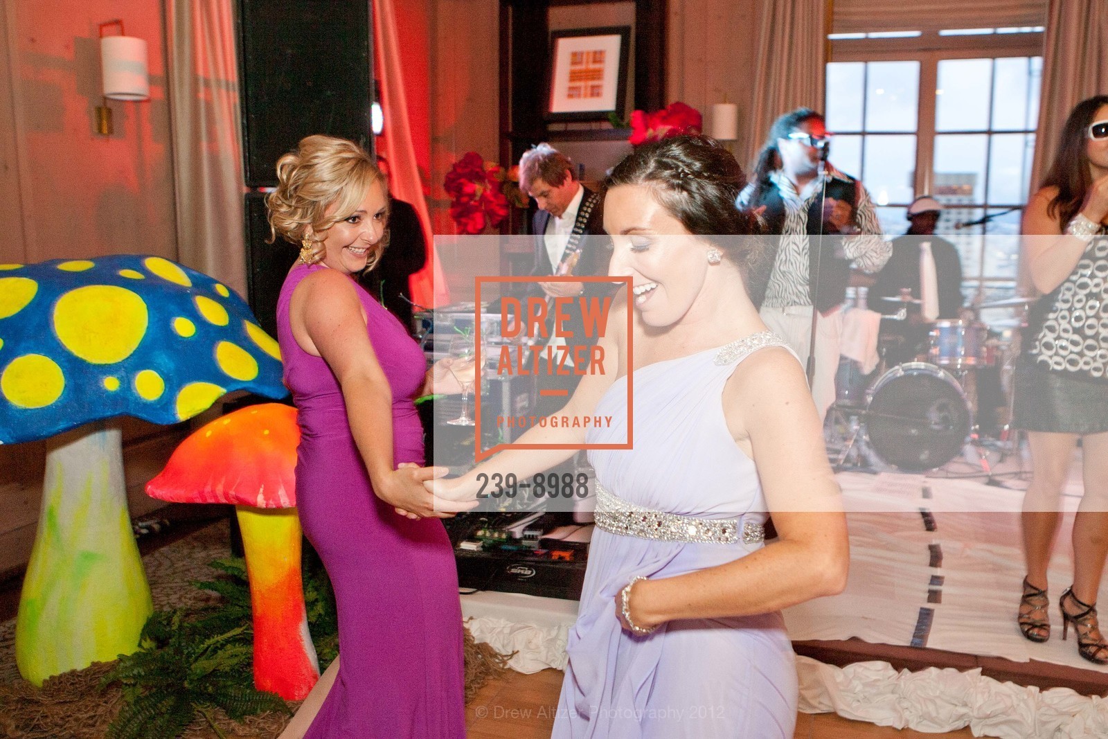 Elizabeth Thompson, Liza Gershman, SPINSTERS OF SAN FRANCISCO Annual Ball, US, June 23rd, 2012, Photo #239-8988 Elizabeth Thompson, Liza Gershman, Photo #239-8988