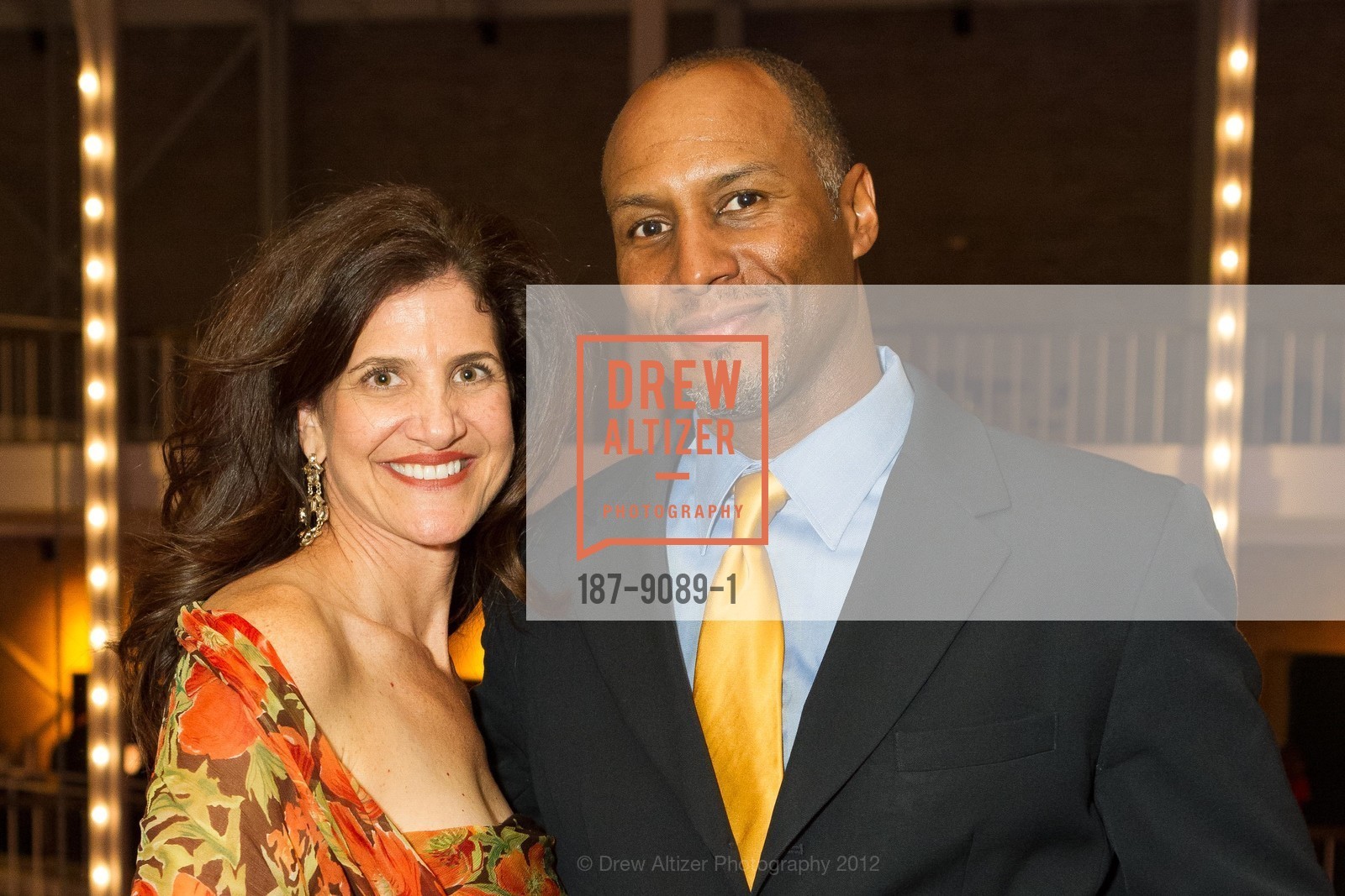 Lisa Davis, Lance Davis, DIFFA'S DINING BY DESIGN Table Hop & Taste, US, November 14th, 2012, Photo #187-9089-1 Lisa Davis, Lance Davis, Photo #187-9089-1
