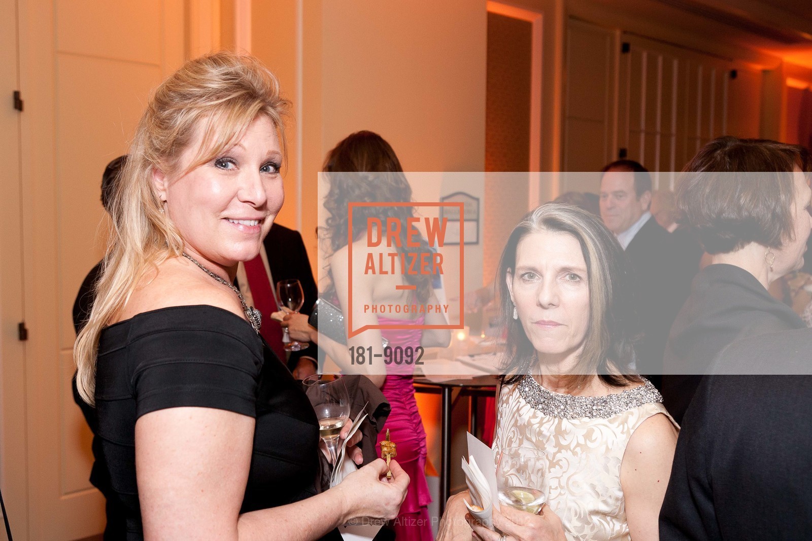Michaela Lynch, Suzanne Martin, BEYOND BALLET - Smuin Ballet 2012 Gala, US, January 28th, 2012, Photo #181-9092 Michaela Lynch, Suzanne Martin, Photo #181-9092