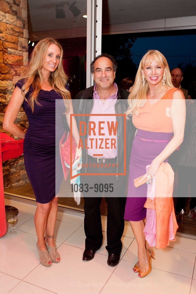 Michelle Quinn, Garry Tramiel, Karen Sutherland, FERRARI Event in Palo Alto with LUCA DI MONTEZEMOLO, US, April 24th, 2012, Photo #1083-9095 Michelle Quinn, Garry Tramiel, Karen Sutherland, Photo #1083-9095