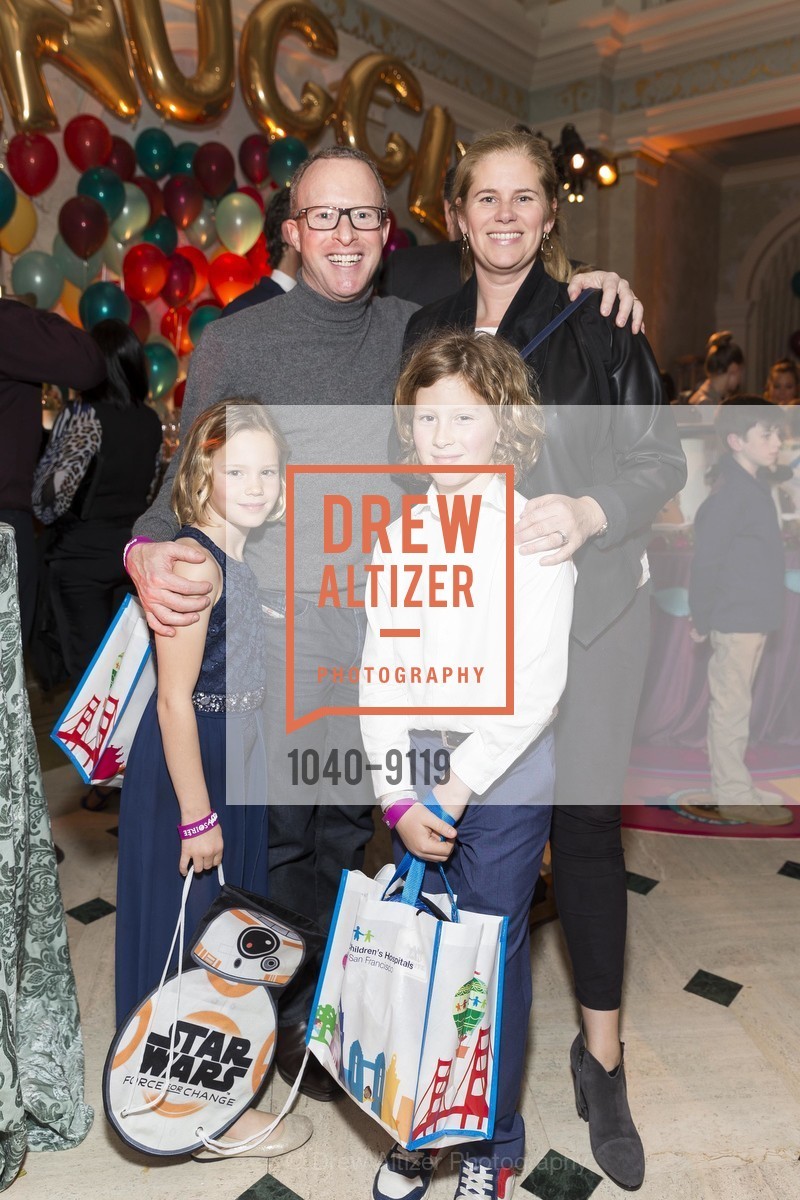 Savannah Mulcahy, Simon Mulcahy, Jessica Mulcahy, Finlay Mulcahy, The Glogau Teddy Bear Rescue Fund's Snuggly Soiree, Private Residence, Photo #1040-9119 Savannah Mulcahy, Simon Mulcahy, Jessica Mulcahy, Finlay Mulcahy, Photo #1040-9119
