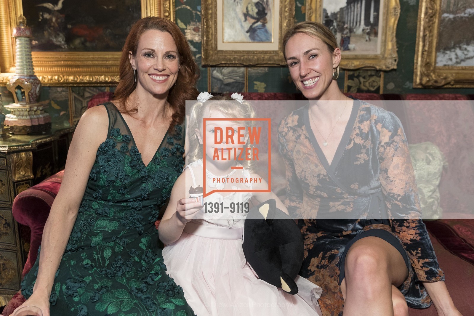 Julie Peterson, Bryn Peterson, Amelia LaPlante, The Glogau Teddy Bear Rescue Fund's Snuggly Soiree, Private Residence, Photo #1391-9119 Julie Peterson, Bryn Peterson, Amelia LaPlante, Photo #1391-9119