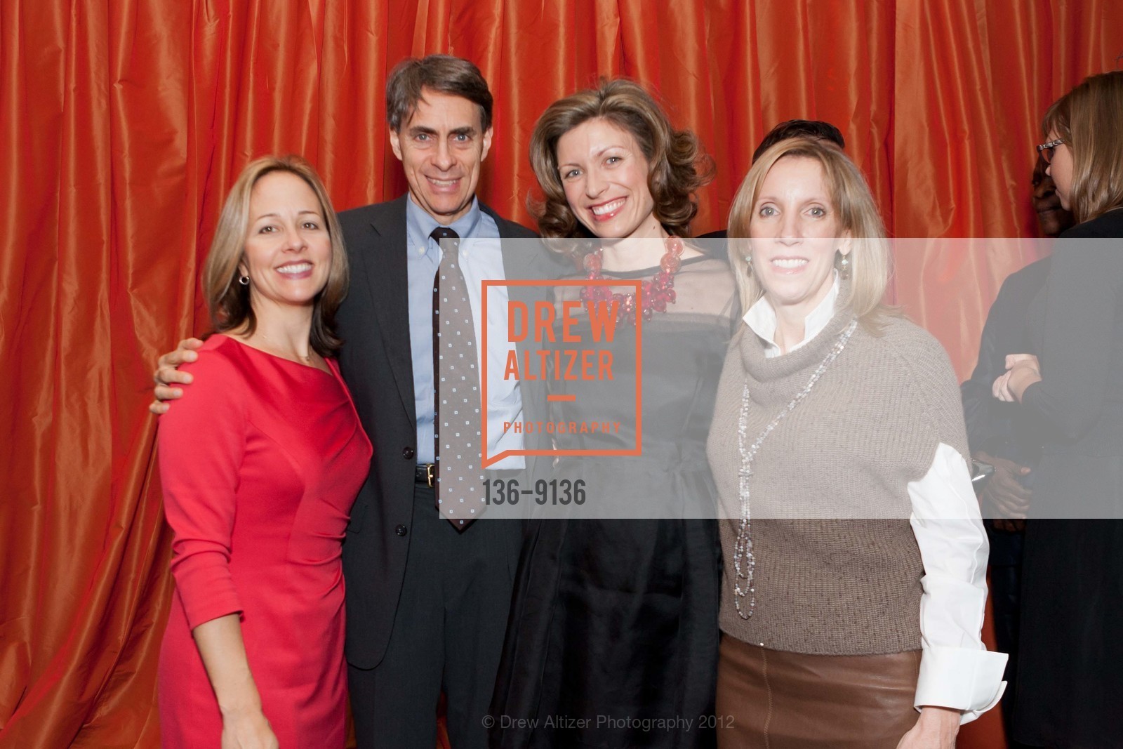 Andrea Dew Steele, Kenneth Roth, Kathleen Kelly Janus, Amy Rao, HUMAN RIGHTS WATCH Voices for Justice San Francisco, US, November 15th, 2012, Photo #136-9136 Andrea Dew Steele, Kenneth Roth, Kathleen Kelly Janus, Amy Rao, Photo #136-9136