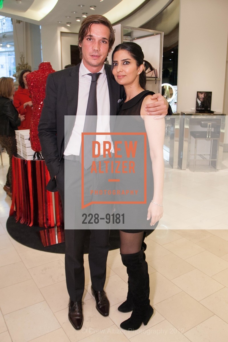Erwin Creed, Masooda Sayed, Erwin Creed Makes Personal Appearance at NEIMAN MARCUS, US, November 17th, 2012, Photo #228-9181 Erwin Creed, Masooda Sayed, Photo #228-9181