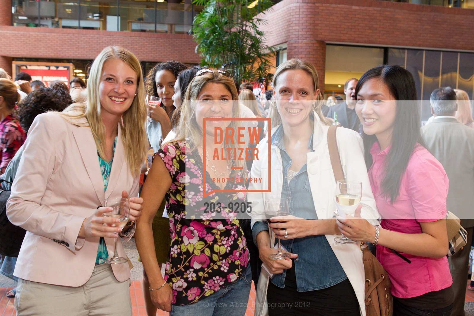 Linda Bauer, Jenny Rauh Mapwest, Katherin Specht, Photo #203-9205