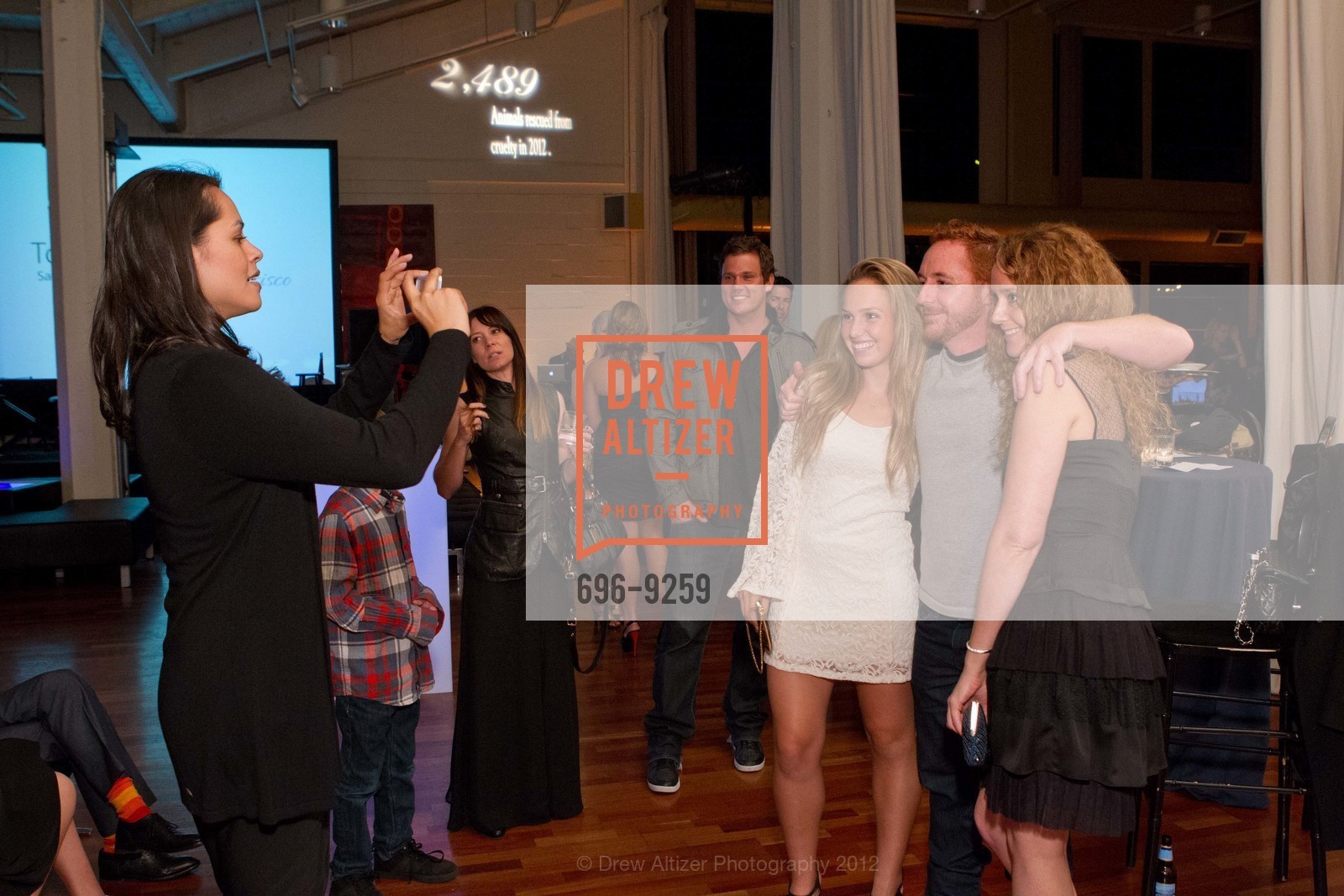 Yvonne Bennett, Olivia Simonson, Scott Grimes, THE HUMANE SOCIETY OF THE UNITED STATES Presents To the Rescue! Saving Animal Lives San Francisco, Terra Gallery. 511 Harrison Street, September 29th, 2012, Photo #696-9259 Yvonne Bennett, Olivia Simonson, Scott Grimes, Photo #696-9259