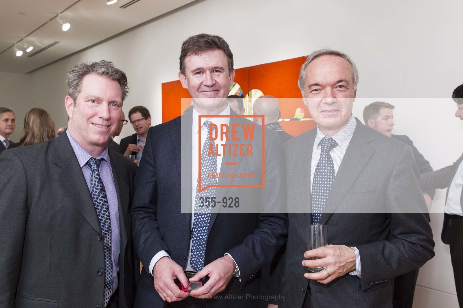 James Reinstein, Jose Calle Gordo, Guido Neels, CT PARTNERS Cocktail Party at CALDWELL SNYDER GALLERY, US, January 13th, 2015, Photo #355-928 James Reinstein, Jose Calle Gordo, Guido Neels, Photo #355-928