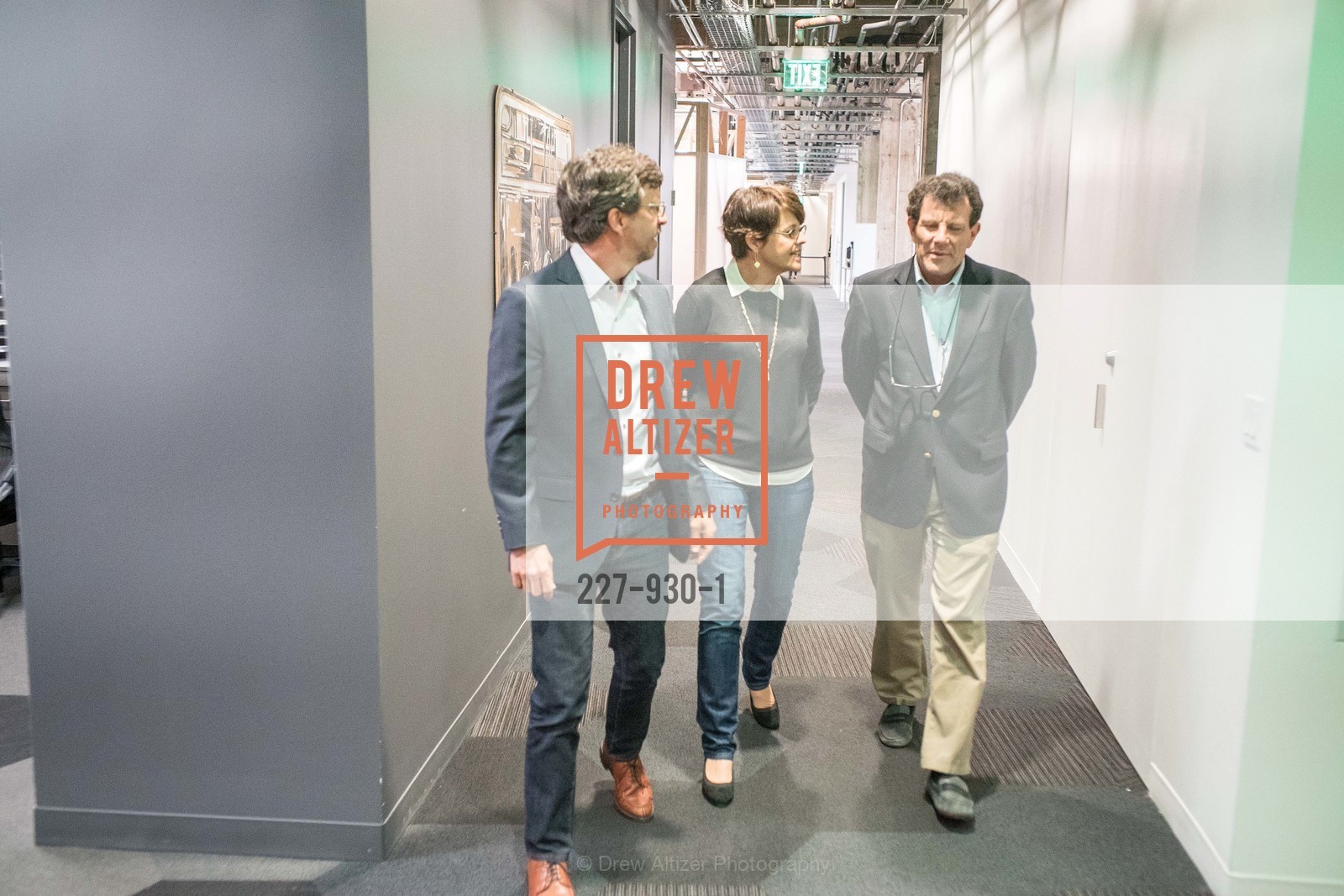 Edward Lichty, Kelly Corrigan, Nick Kristof, Foreword at Medium, US, January 14th, 2015, Photo #227-930-1 Edward Lichty, Kelly Corrigan, Nick Kristof, Photo #227-930-1