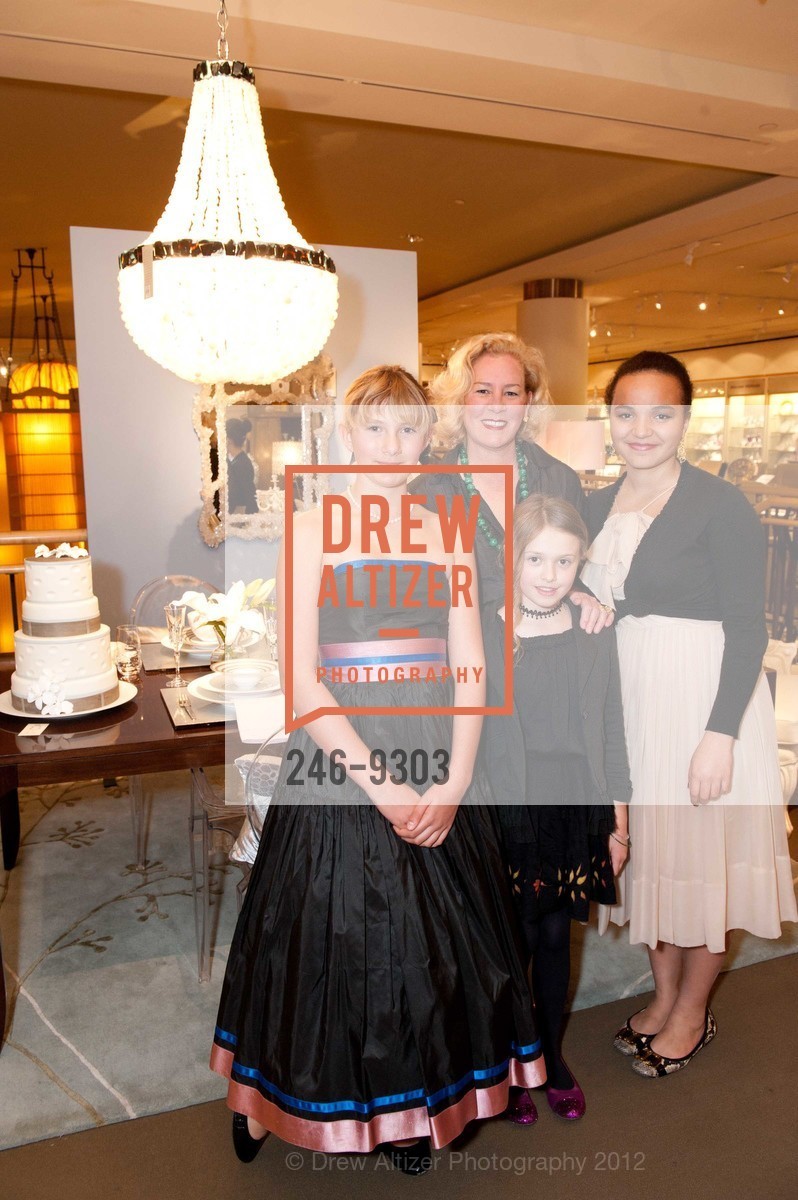 India Bujko, Eva Eisentraut, Marjorie Skouras, Gabrielle Alias, Photo #246-9303