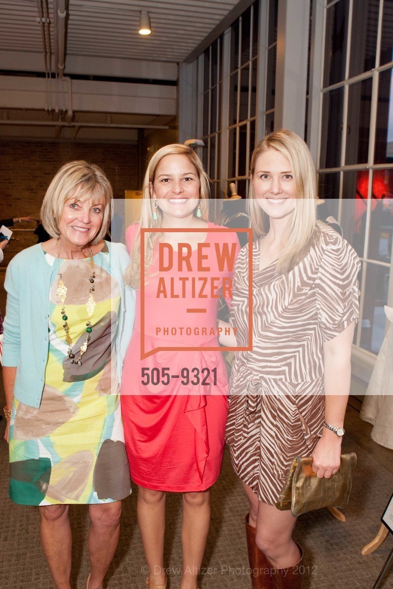 Trudy Noren, Amanda Davison, Linsday Noren, Discarded to Divine 2012, US, April 26th, 2012, Photo #505-9321 Trudy Noren, Amanda Davison, Linsday Noren, Photo #505-9321