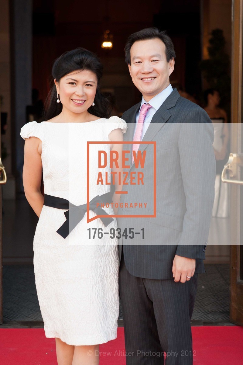 Sally Yu, Jeff Shen, BRAVO! CLUB Opening Night Gala 2012, San Francisco War Memorial Opera House. 301 Van Ness Avenue, September 7th, 2012, Photo #176-9345-1 Sally Yu, Jeff Shen, Photo #176-9345-1