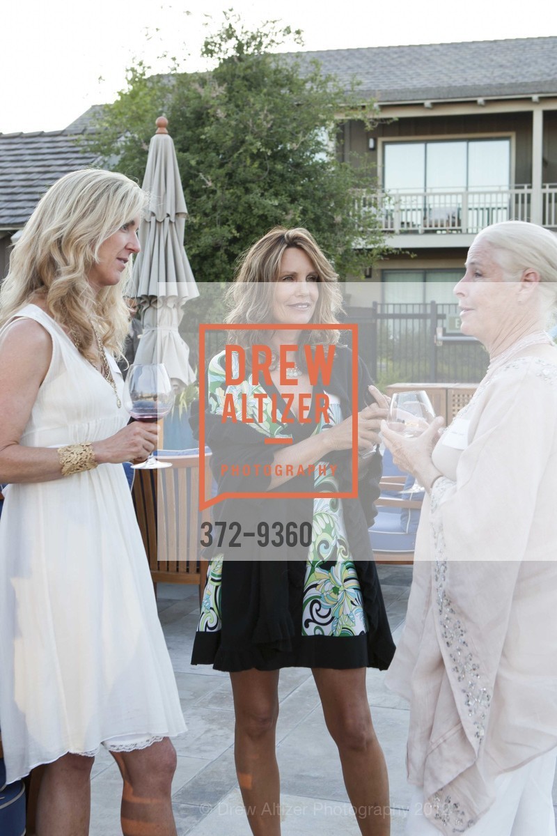 Kristin Davis, Carole Kraft-Edwards, Alden Corrigan, Photo #372-9360